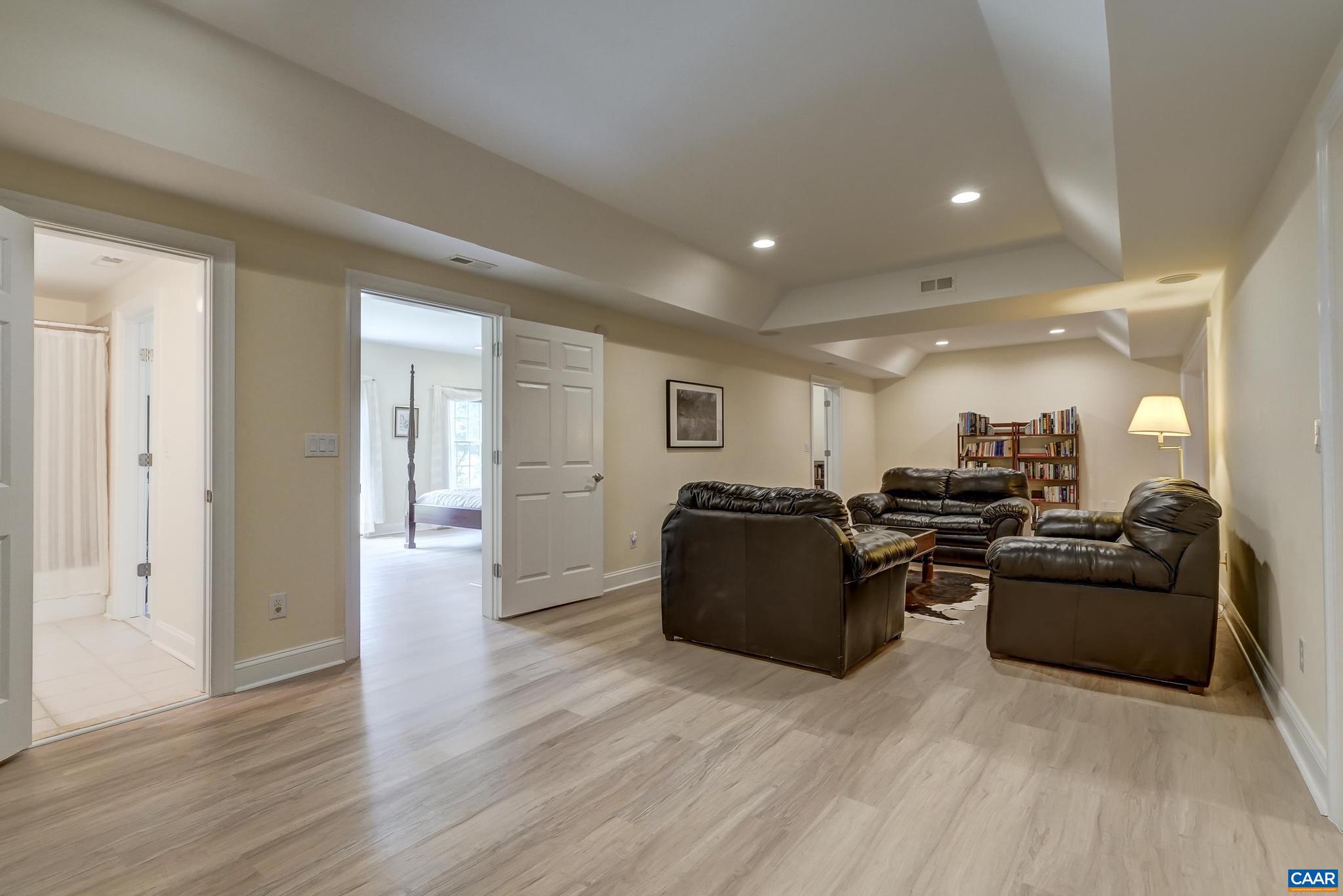 FOXCHASE - Residential