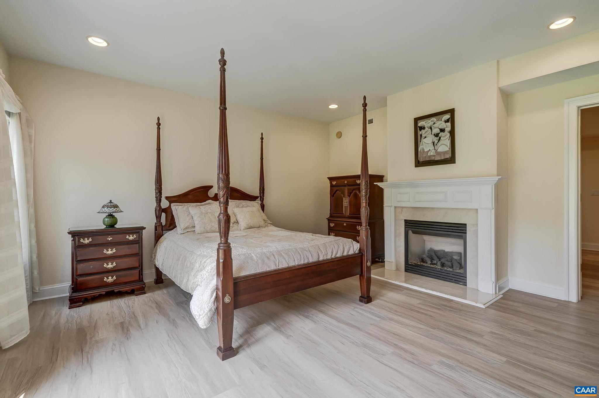 FOXCHASE - Residential