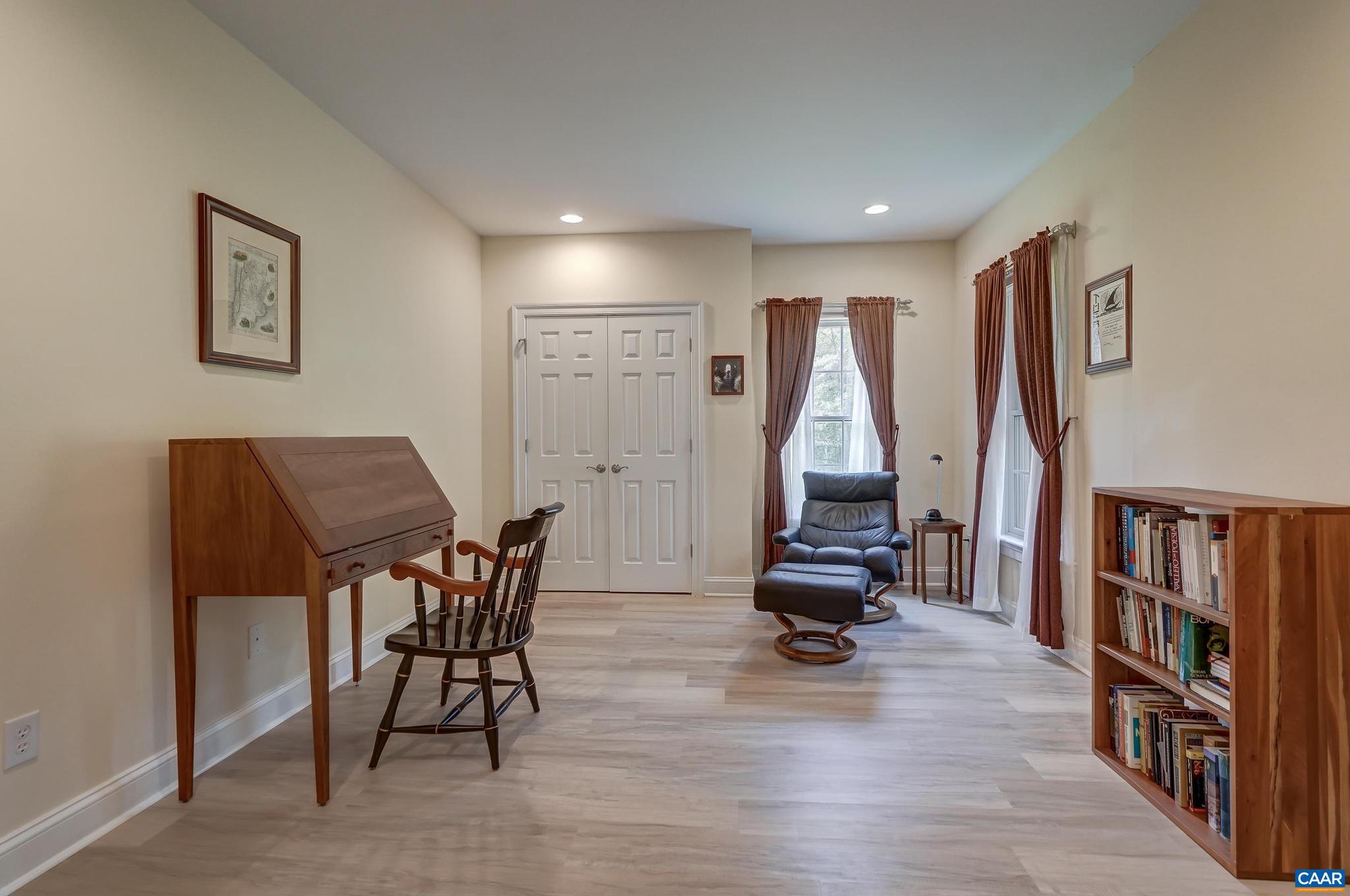 FOXCHASE - Residential