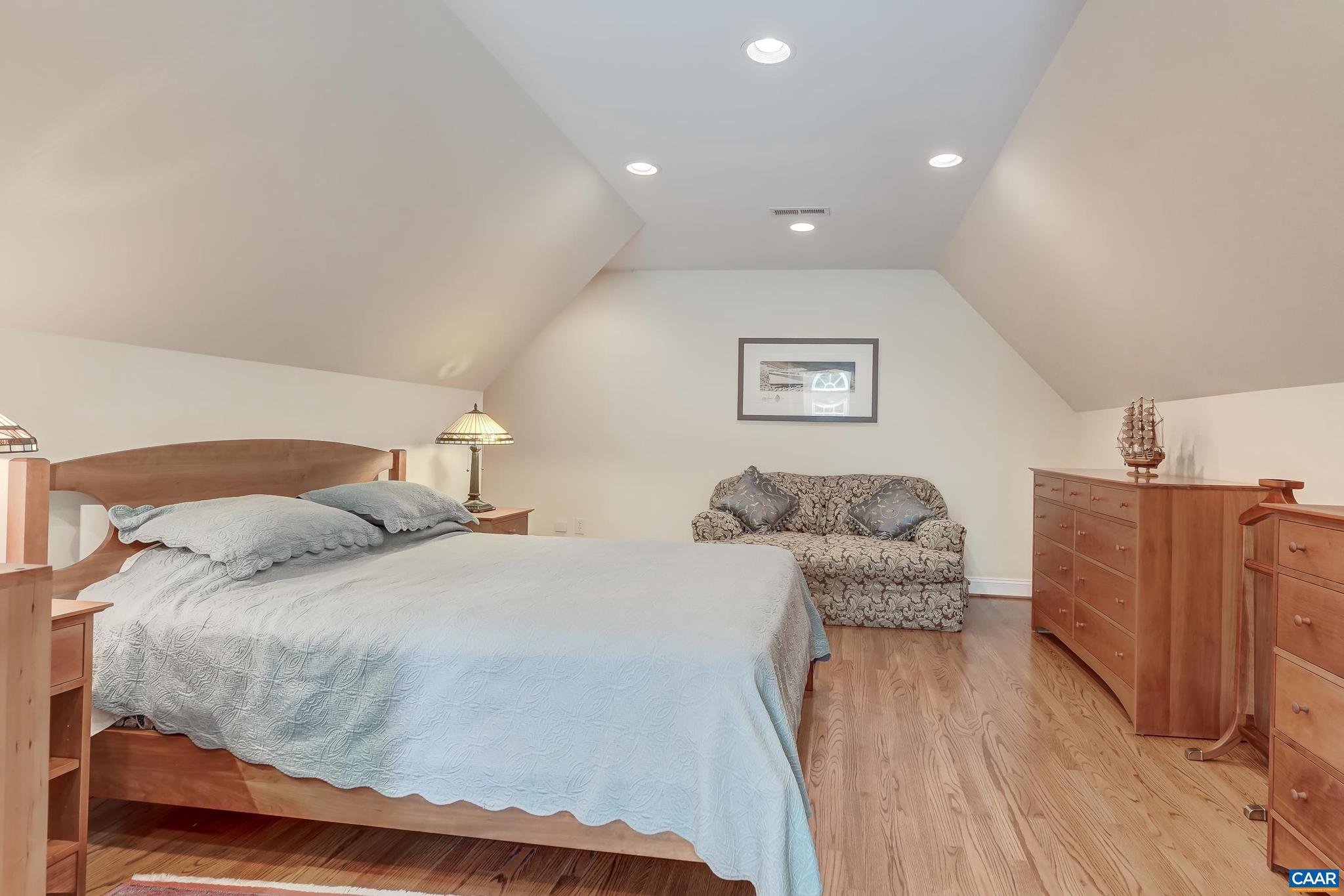 FOXCHASE - Residential