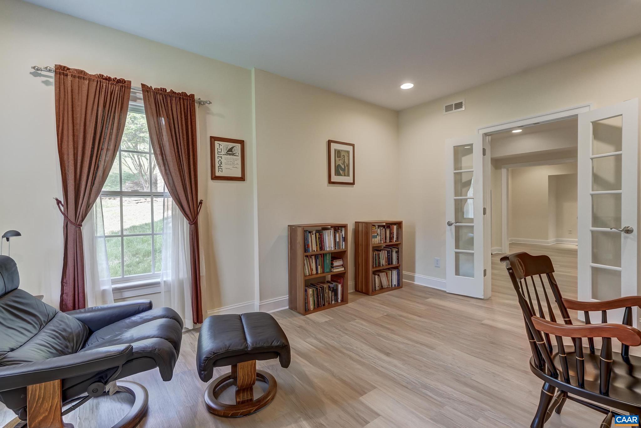 FOXCHASE - Residential