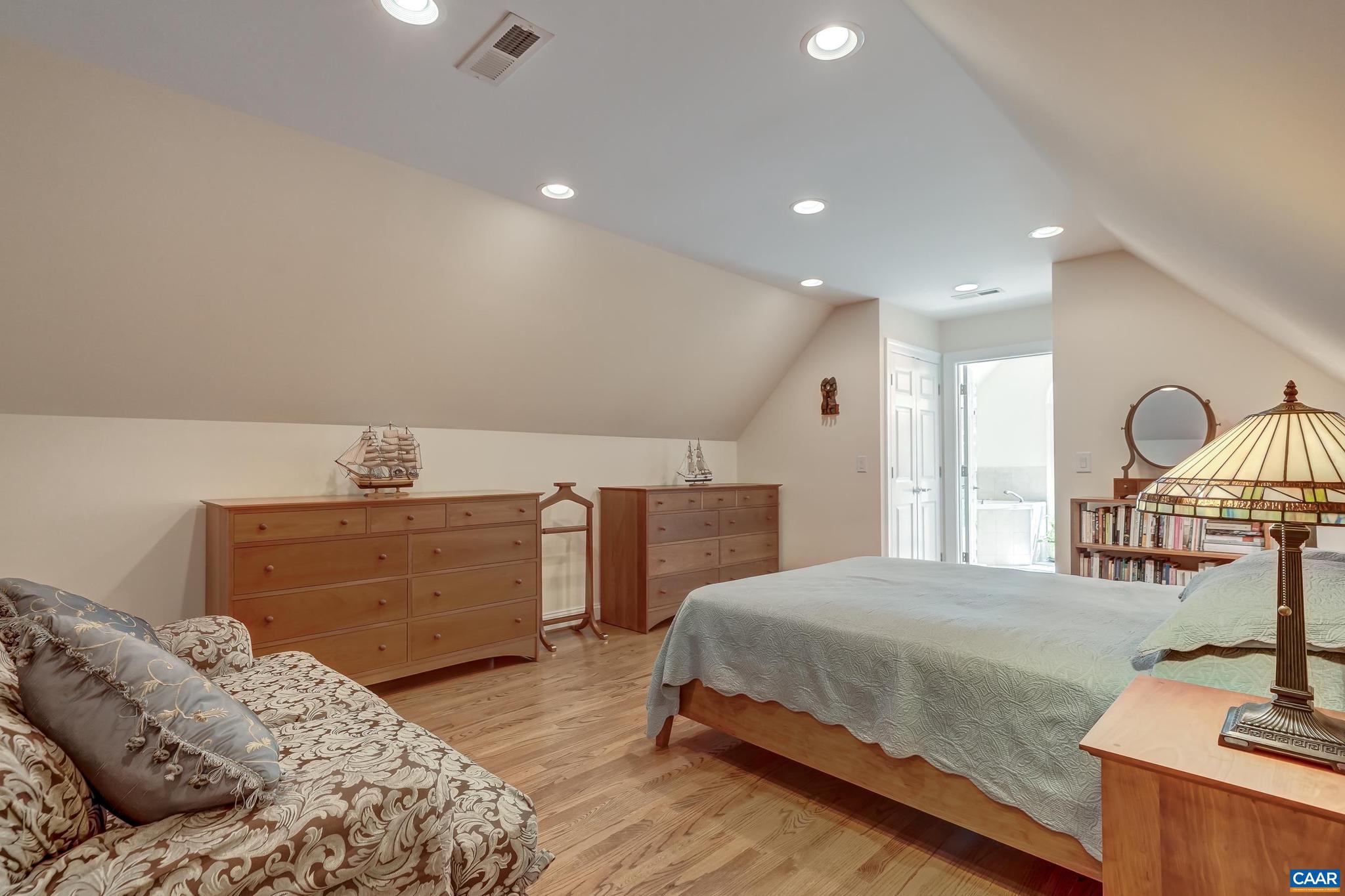 FOXCHASE - Residential