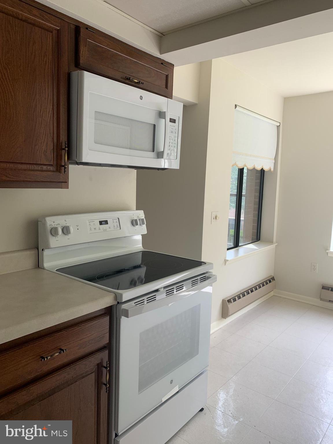 ROSSMOOR MUTUAL #19 - Residential Lease