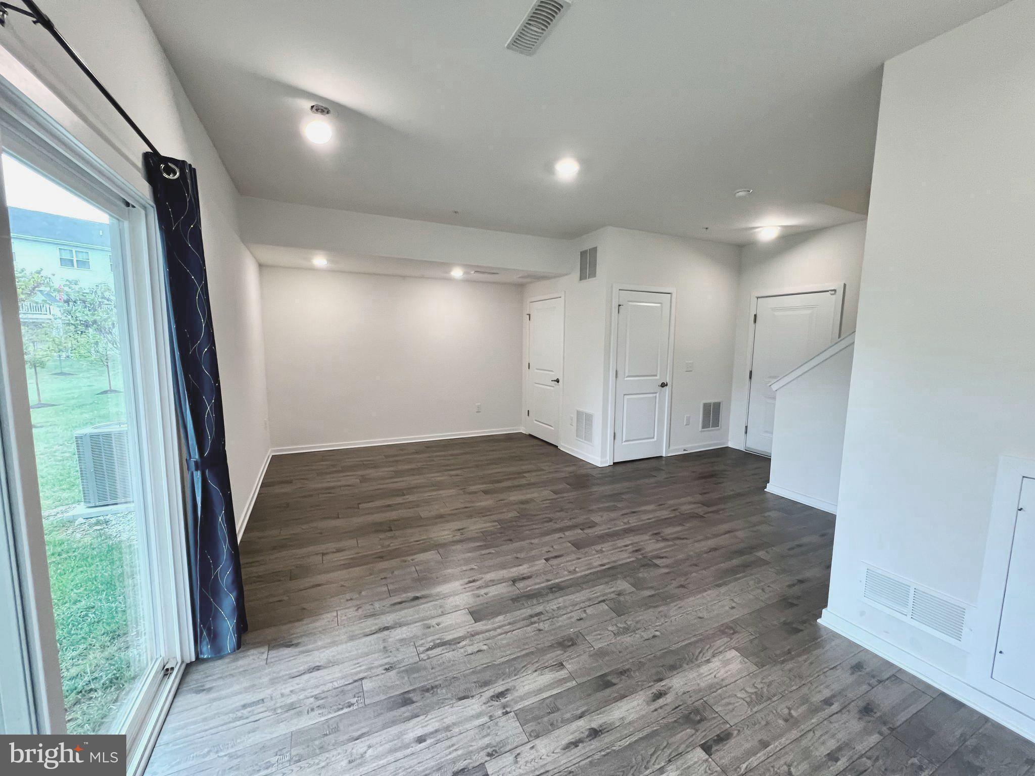 TOWNES AT SHANNON HILL - Residential Lease