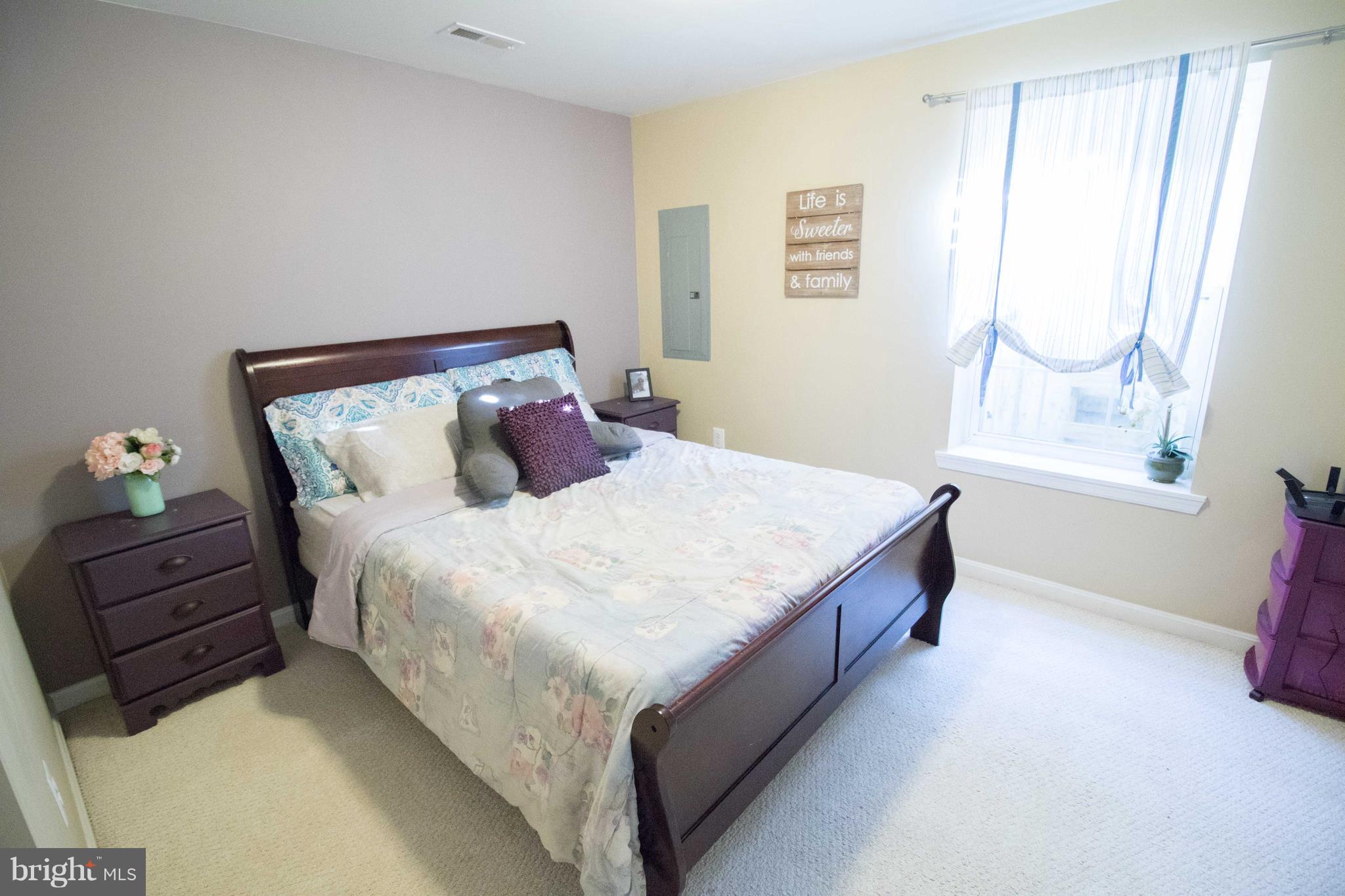 WESTBURY PUB - Residential