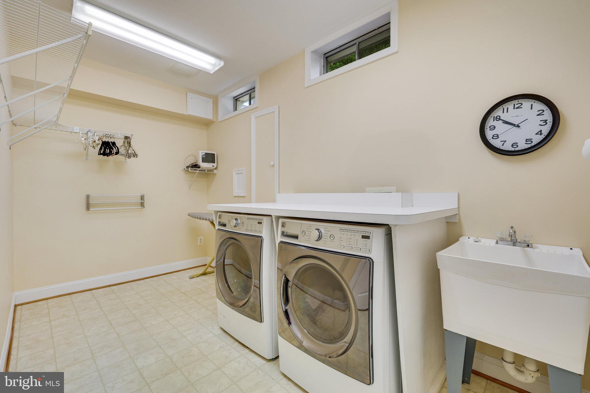 STILL OAKS - Residential