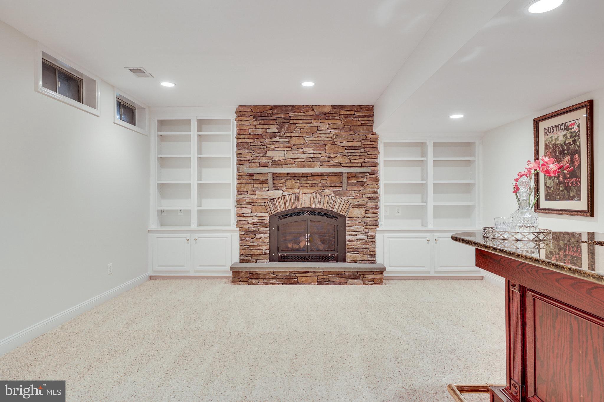 STILL OAKS - Residential