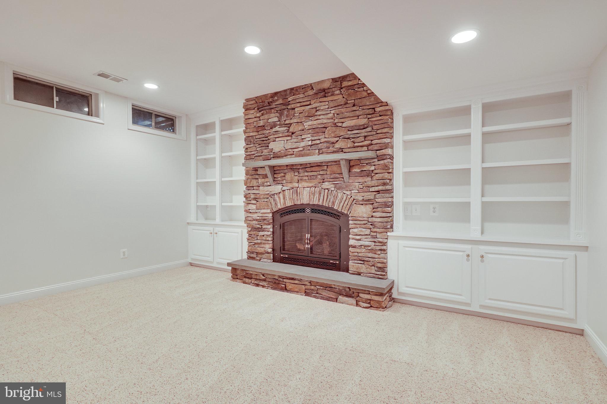 STILL OAKS - Residential