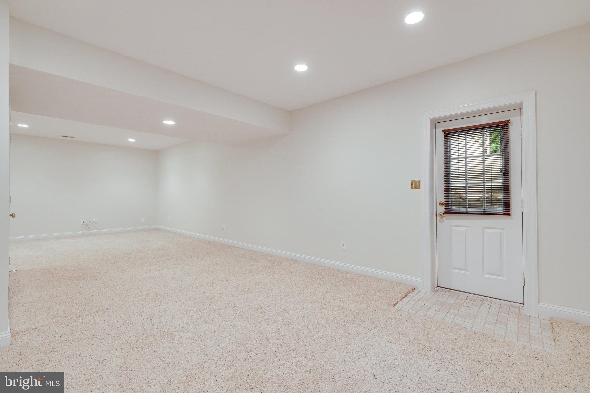 STILL OAKS - Residential