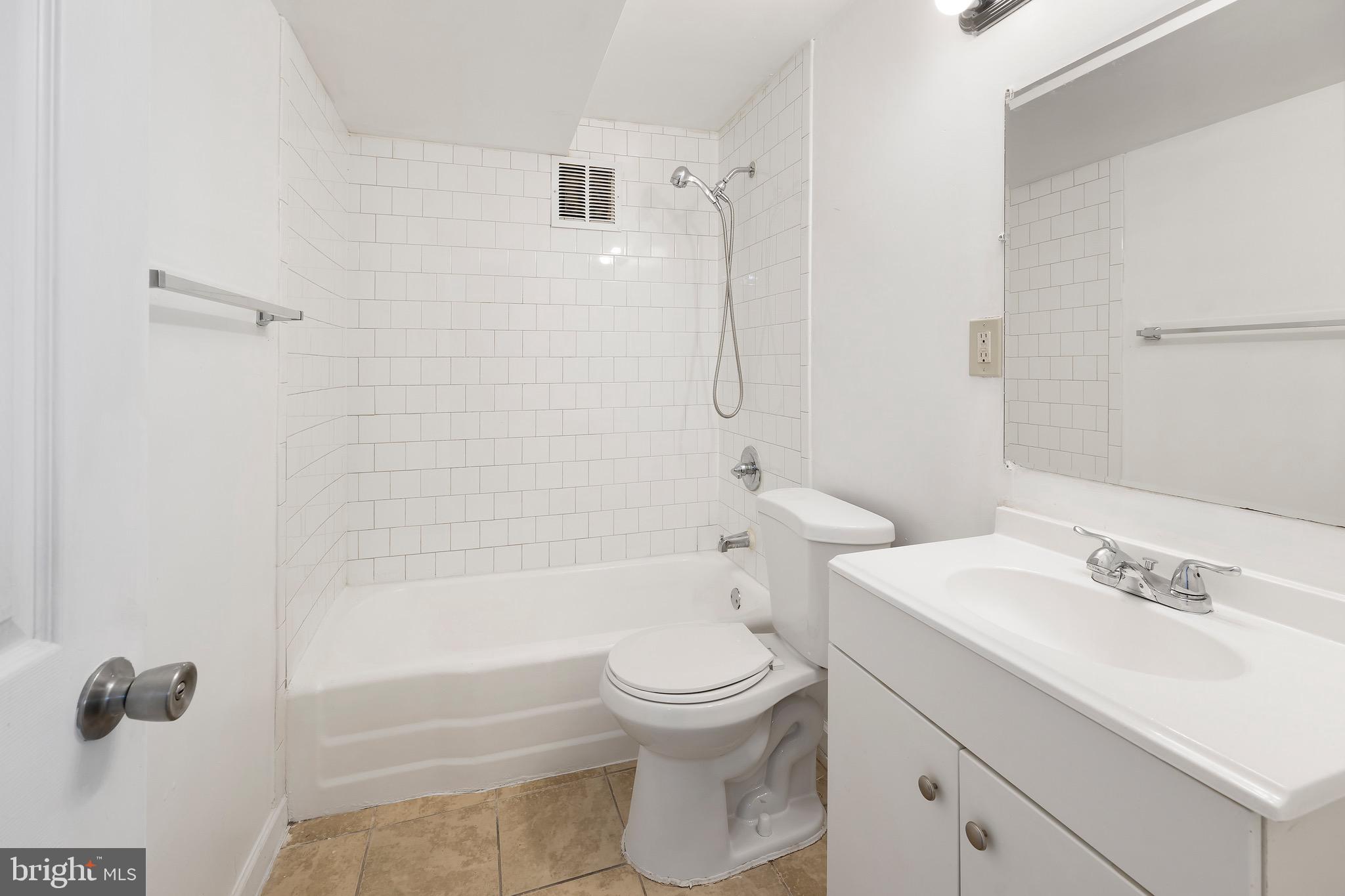 CURTIS BAY - Residential Lease