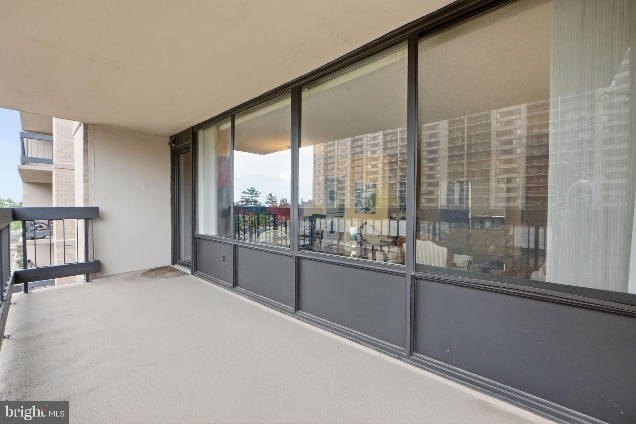 SKYLINE PLAZA - Residential