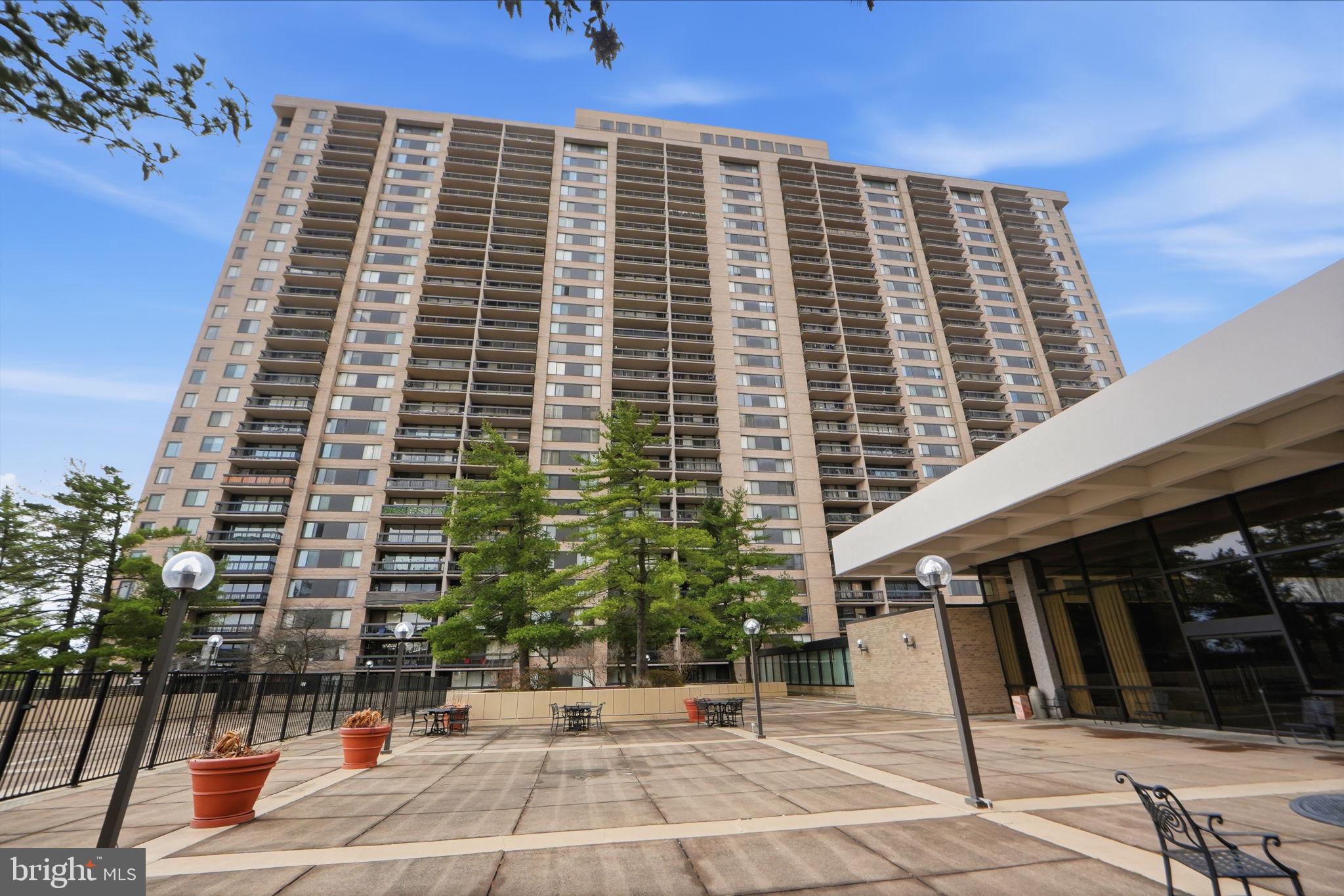 SKYLINE PLAZA - Residential