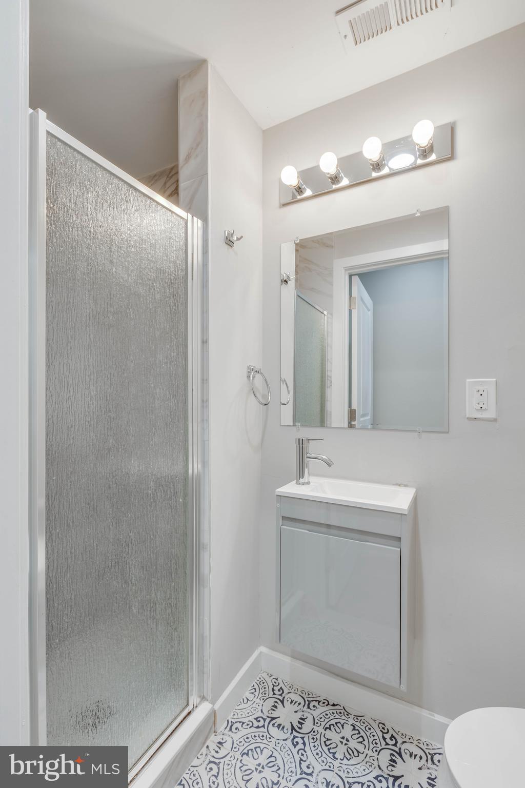 TEMPLE UNIVERSITY - Residential Lease