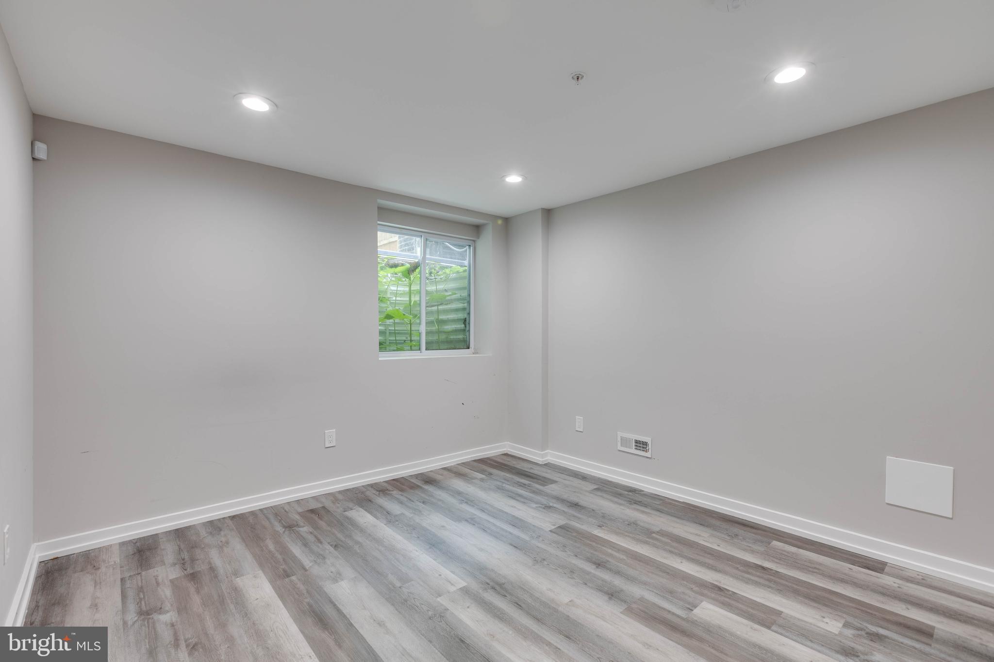 TEMPLE UNIVERSITY - Residential Lease