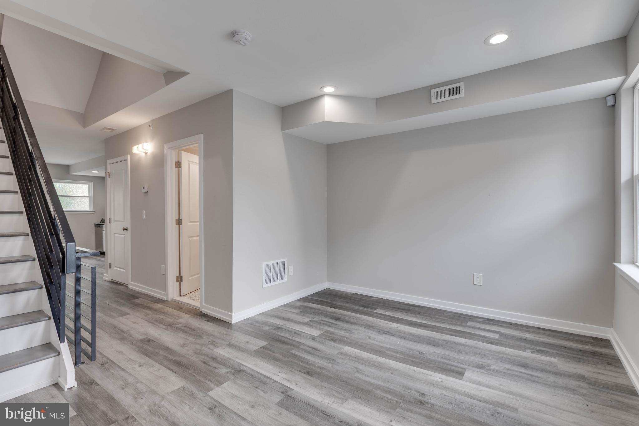 TEMPLE UNIVERSITY - Residential Lease