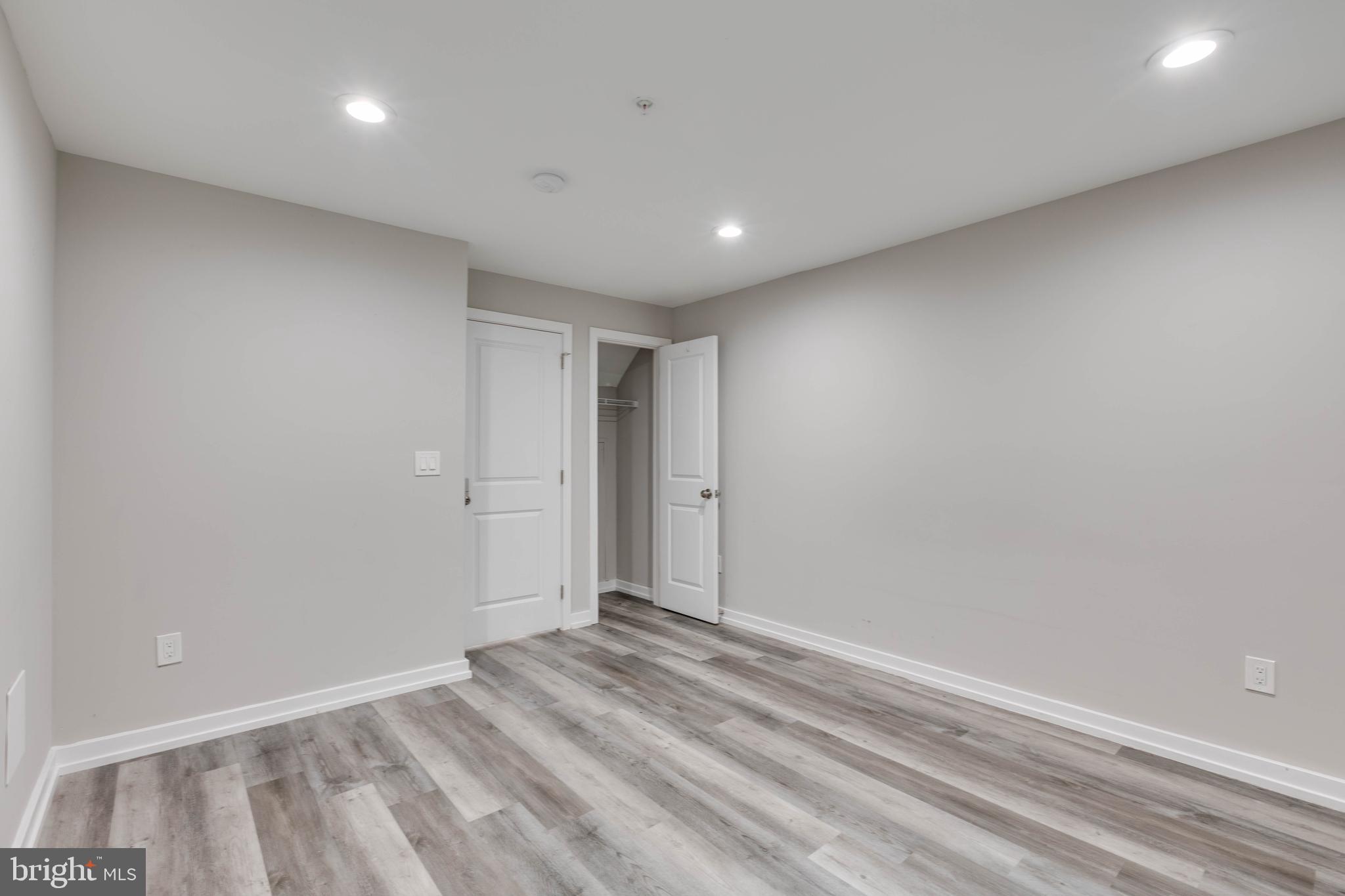 TEMPLE UNIVERSITY - Residential Lease