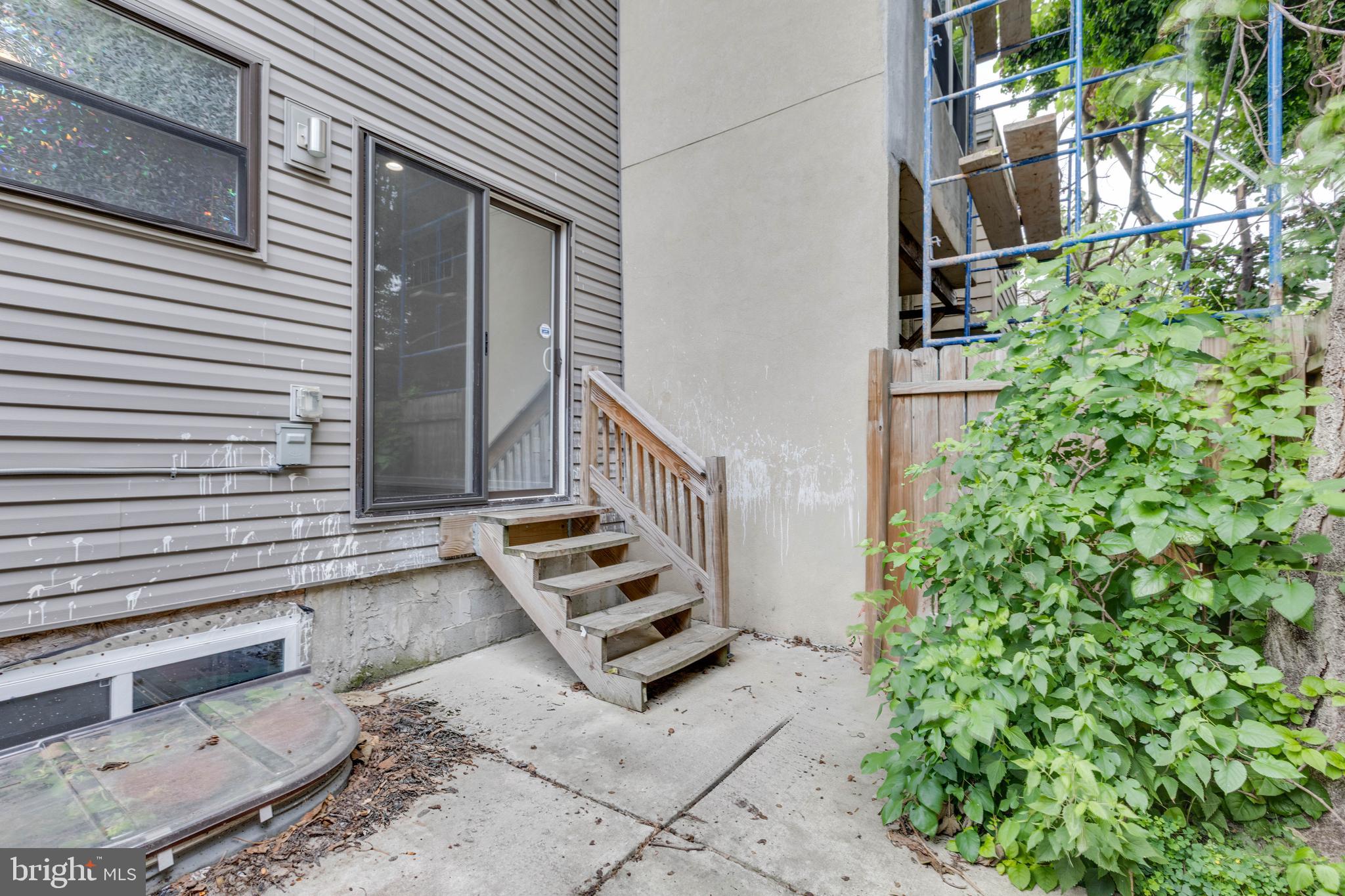 TEMPLE UNIVERSITY - Residential Lease