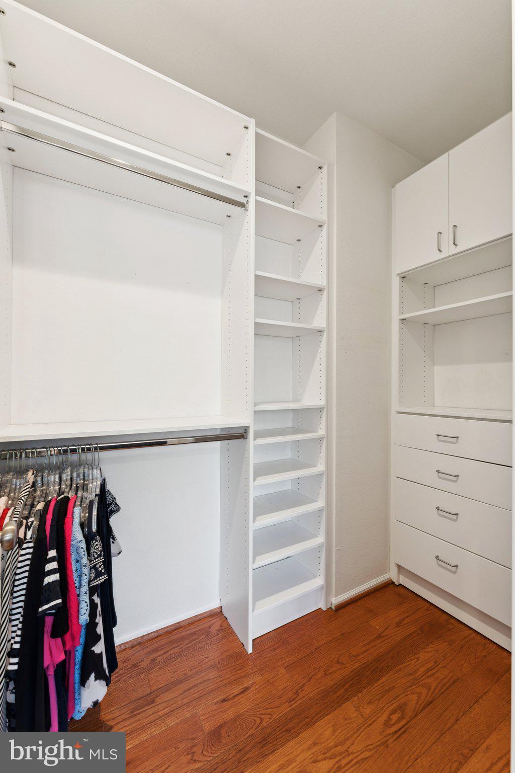 GATES OF MCLEAN - Residential