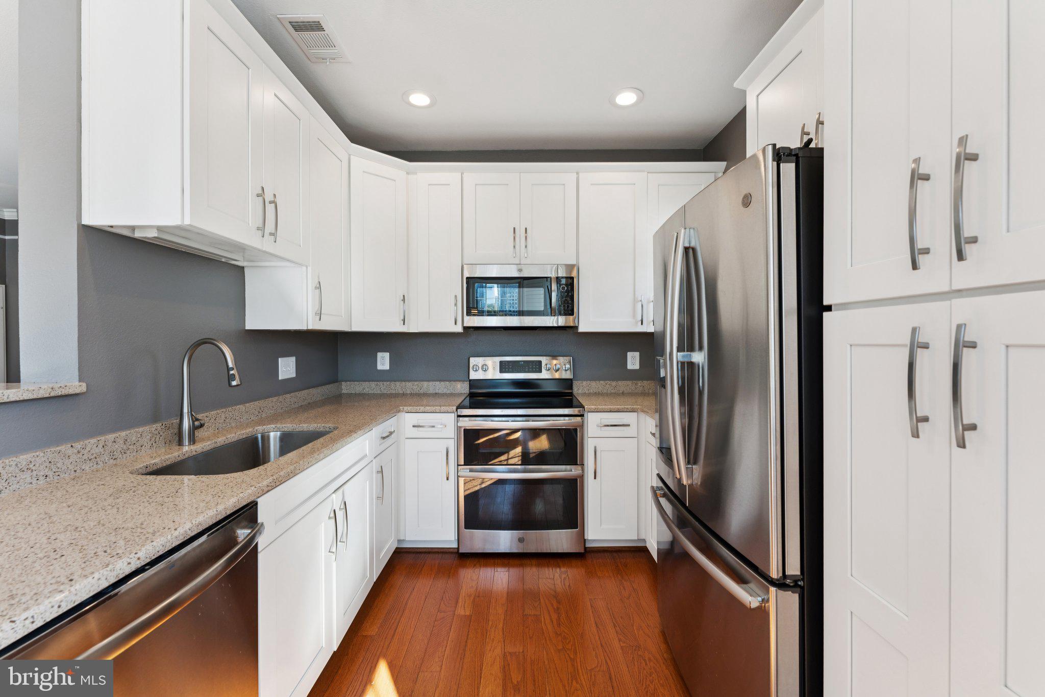 GATES OF MCLEAN - Residential