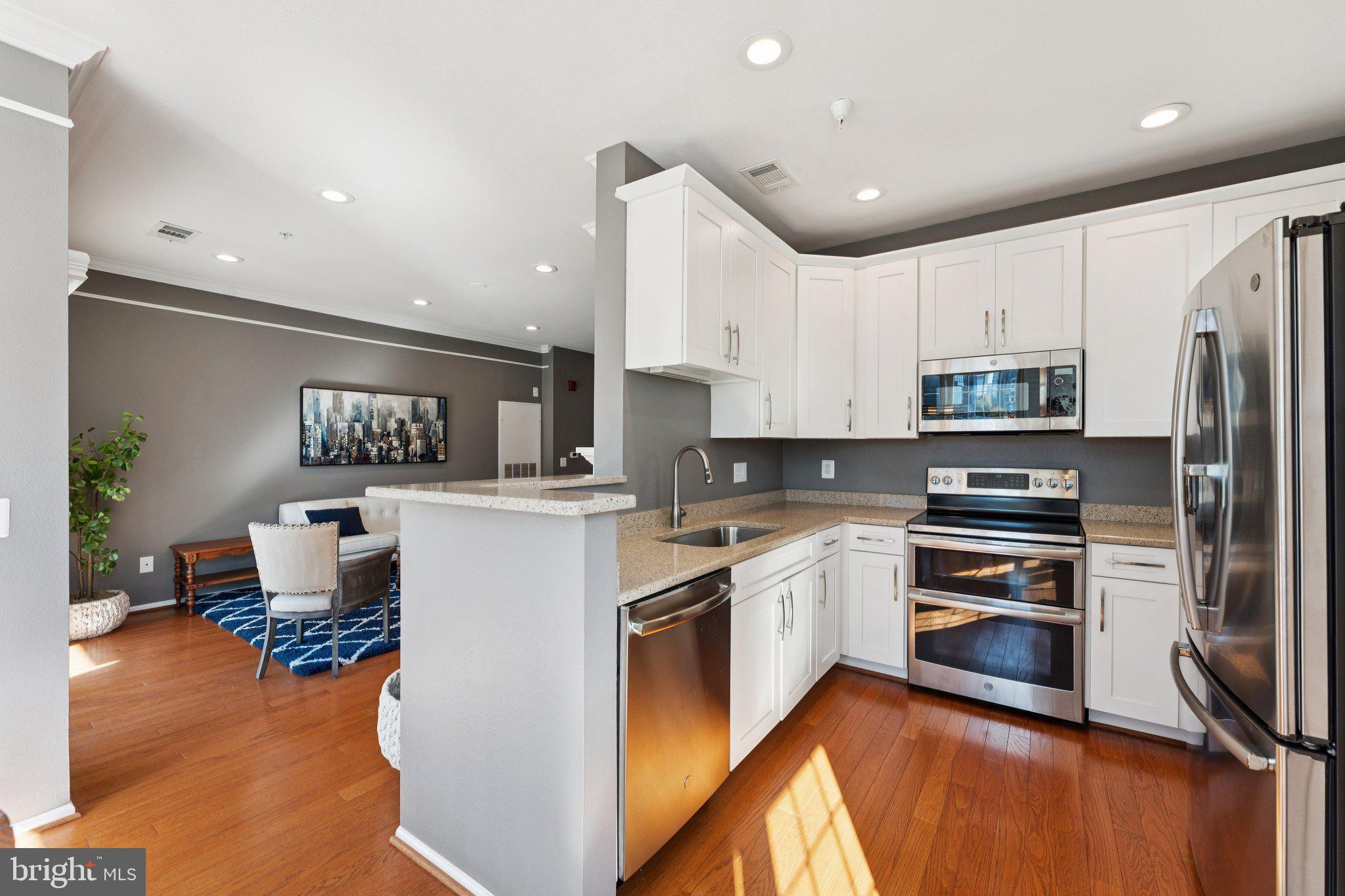 GATES OF MCLEAN - Residential