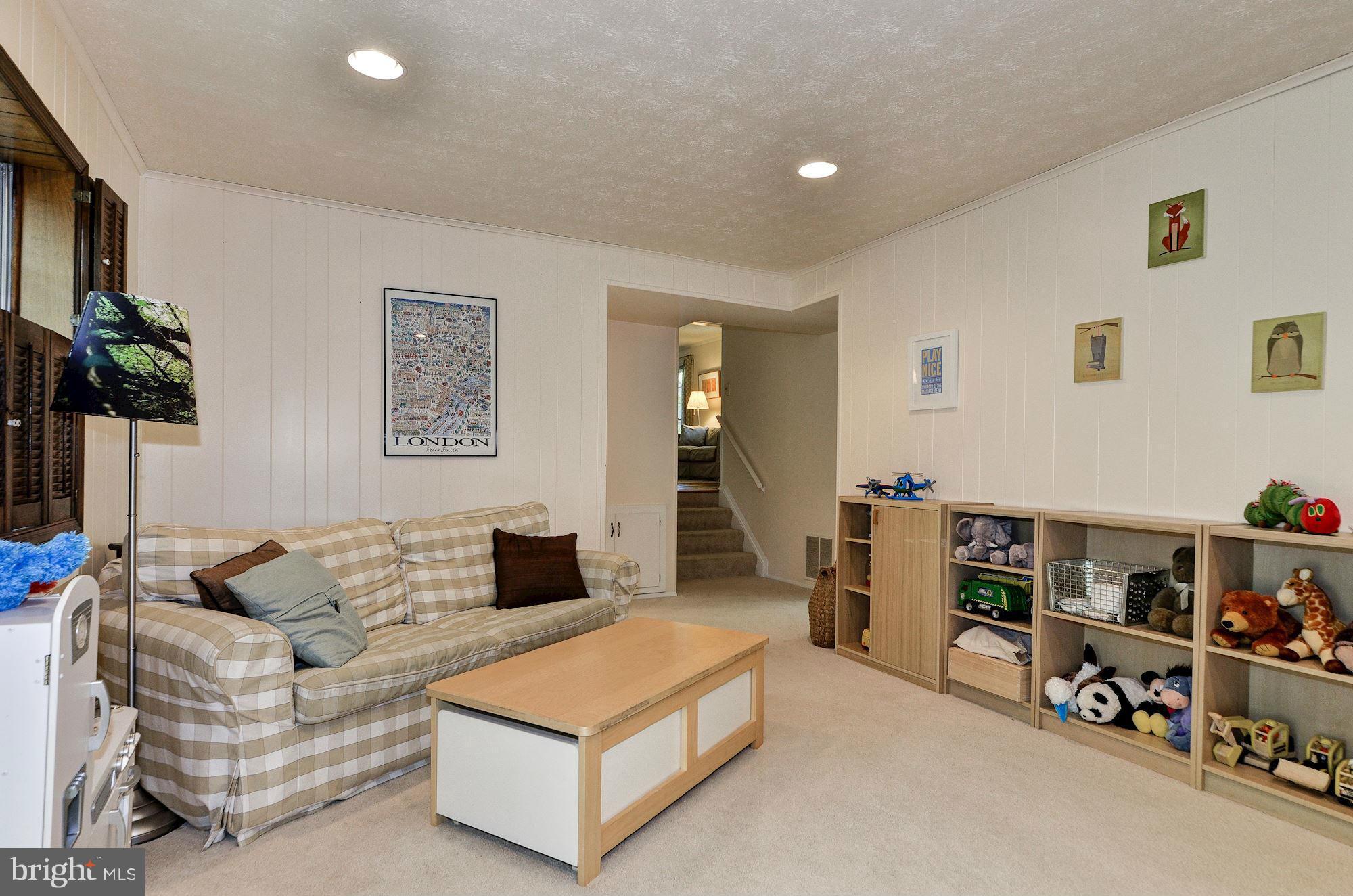 POTOMAC COMMONS - Residential