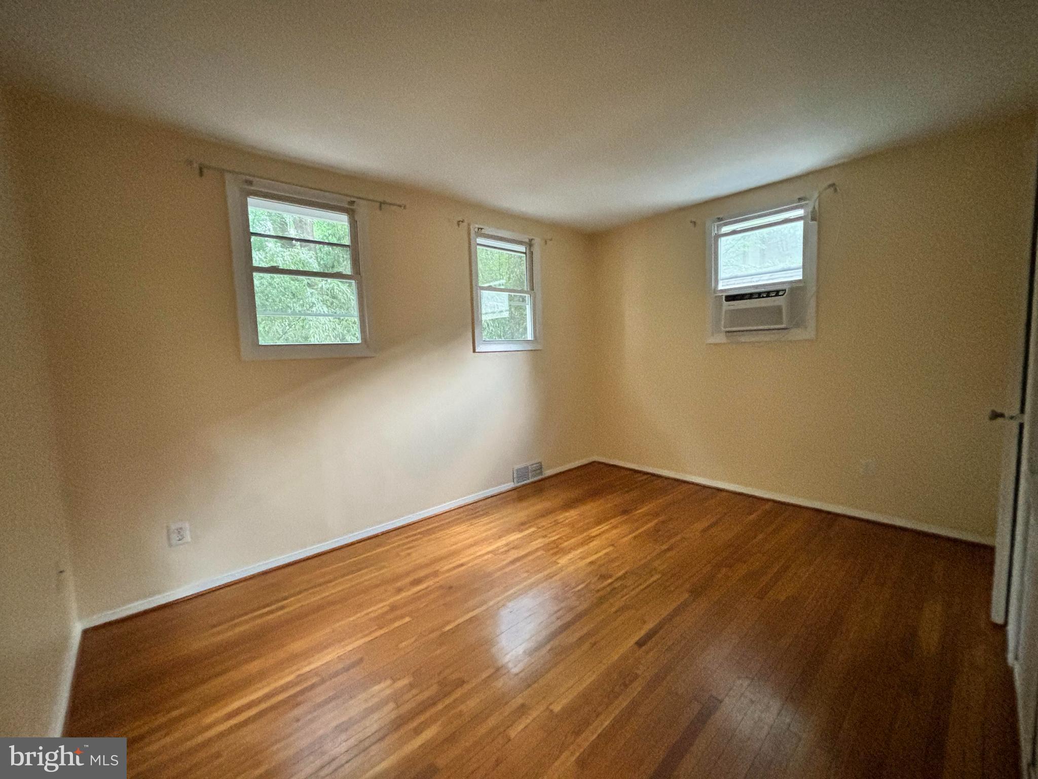 ROCK CREEK PALISADES - Residential Lease