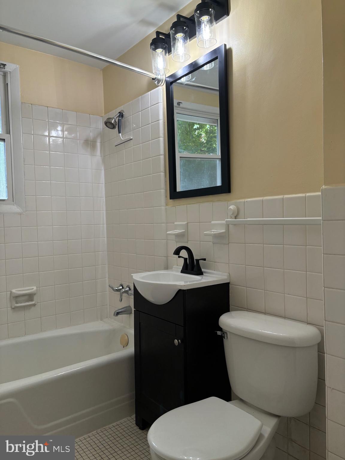 ROCK CREEK PALISADES - Residential Lease