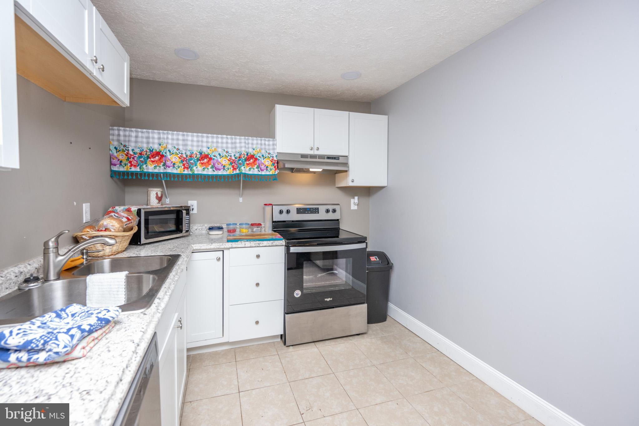 FRIENDSVILLE - Commercial Sale