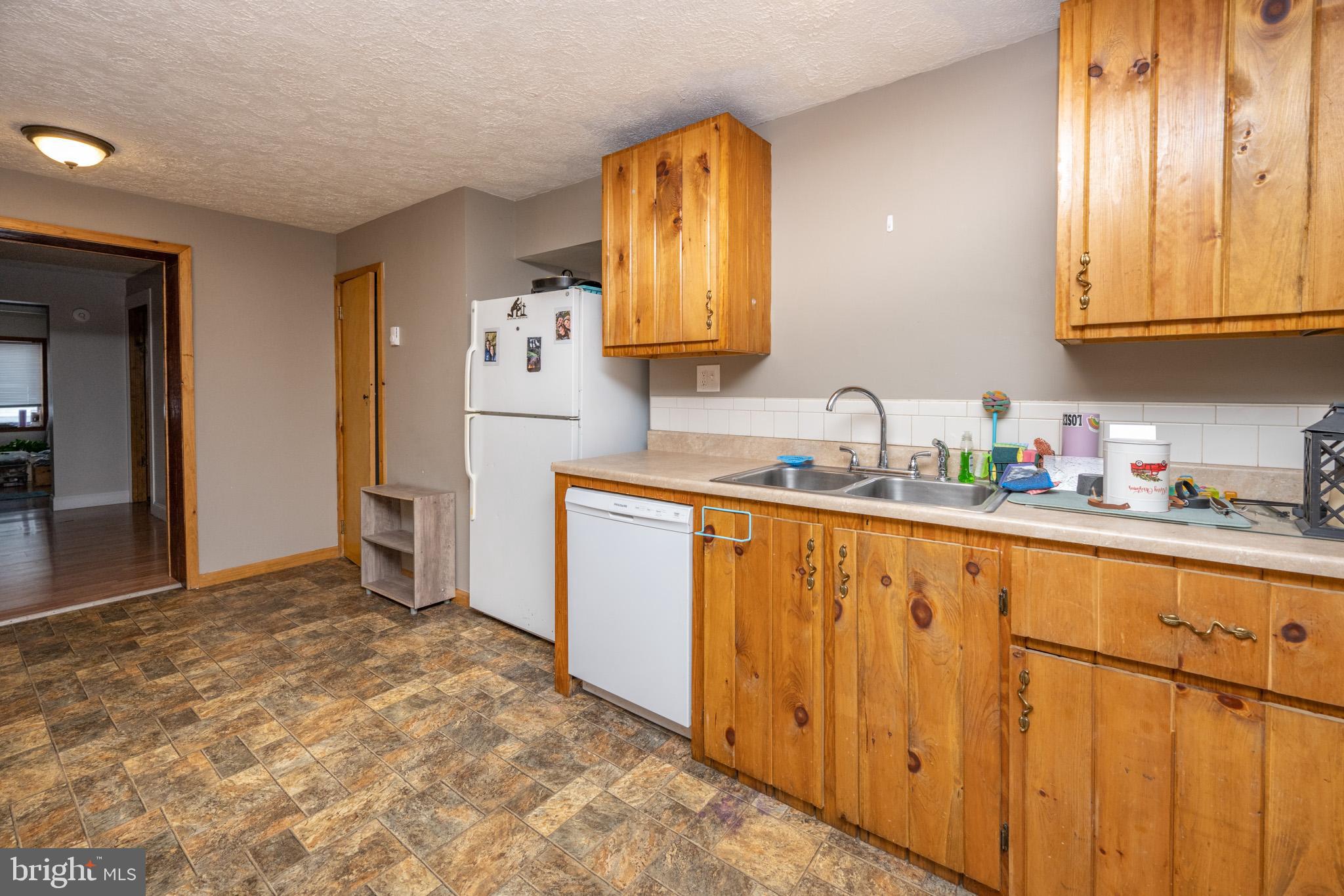 FRIENDSVILLE - Commercial Sale