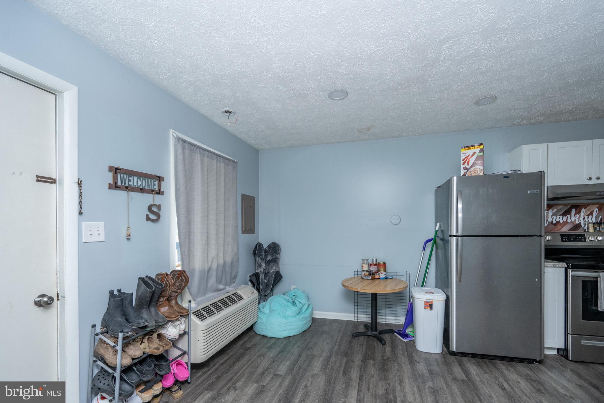 FRIENDSVILLE - Commercial Sale