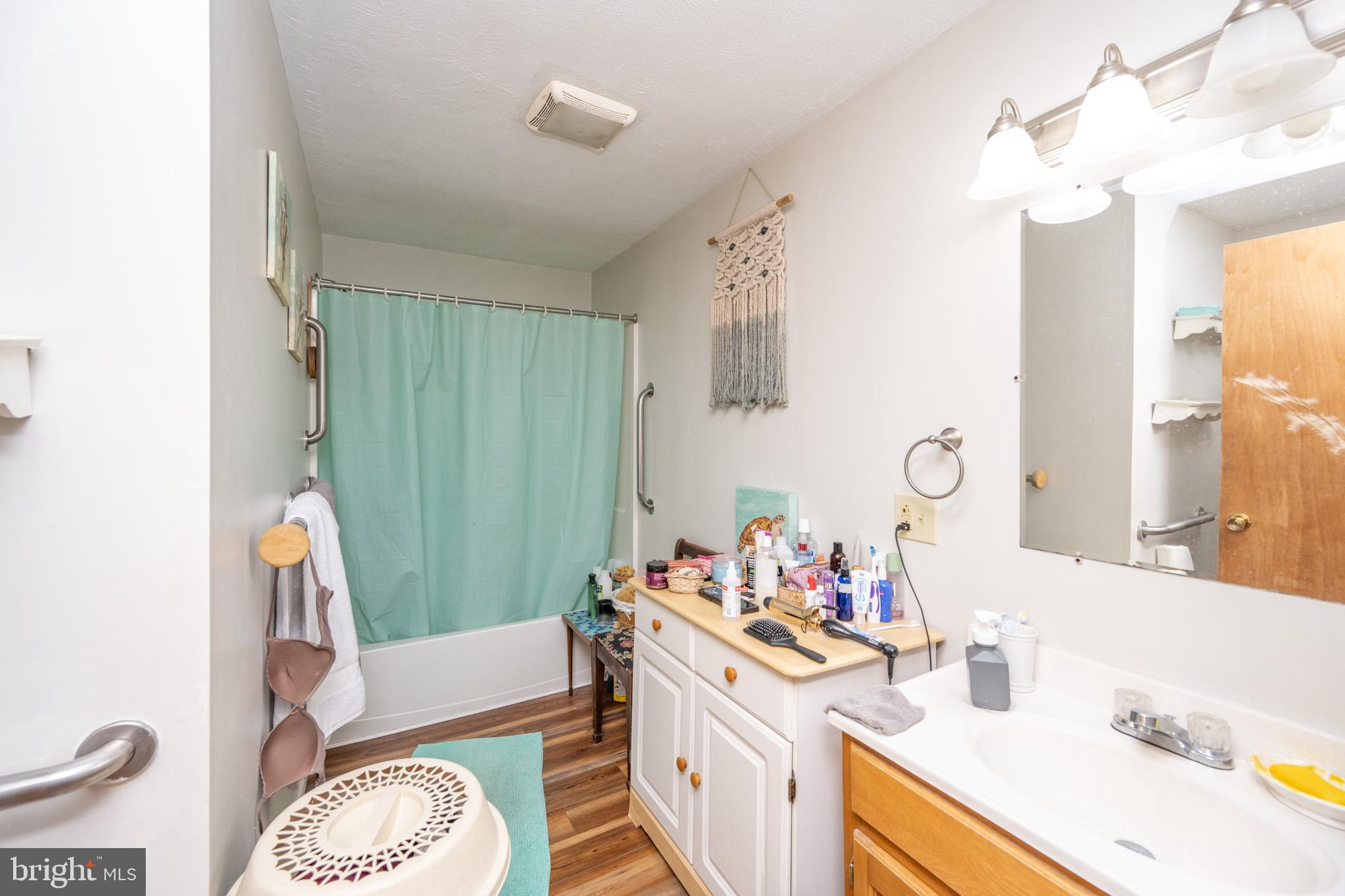 FRIENDSVILLE - Commercial Sale