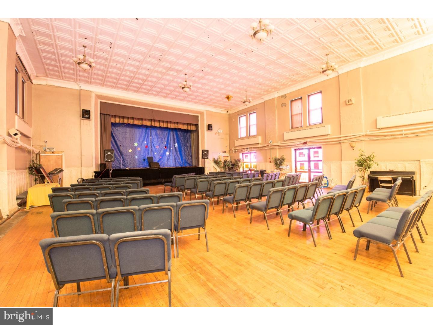 GRAYS FERRY - Commercial Sale