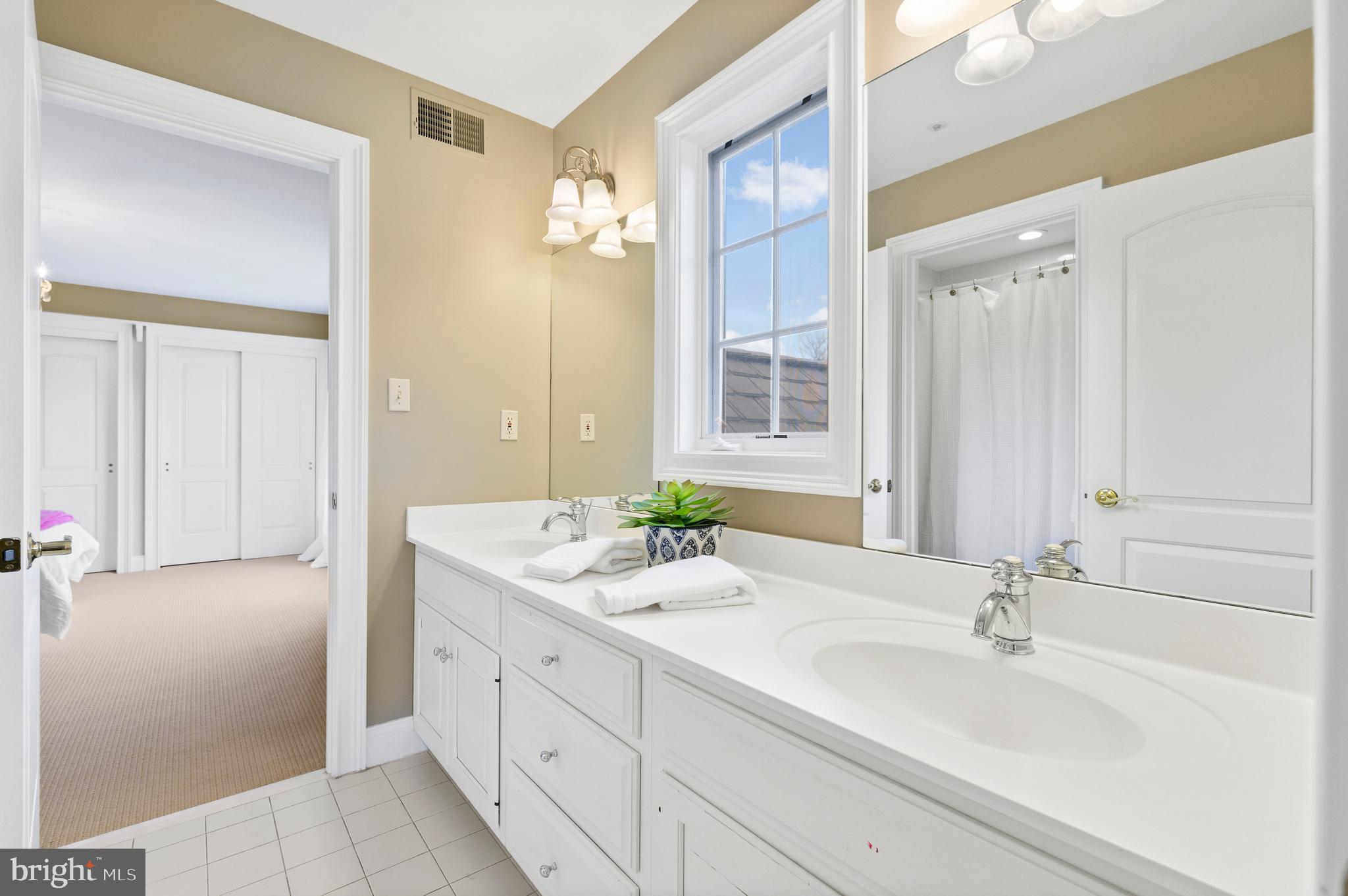 ARONWOLD - Residential