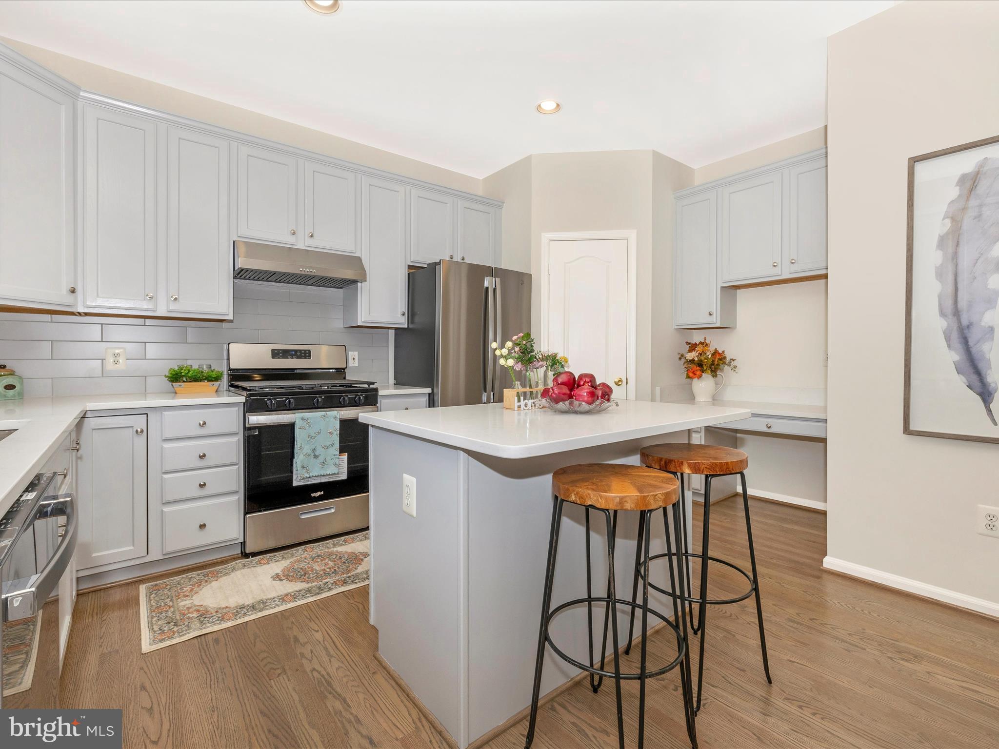 KINGSVIEW VILLAGE - Residential