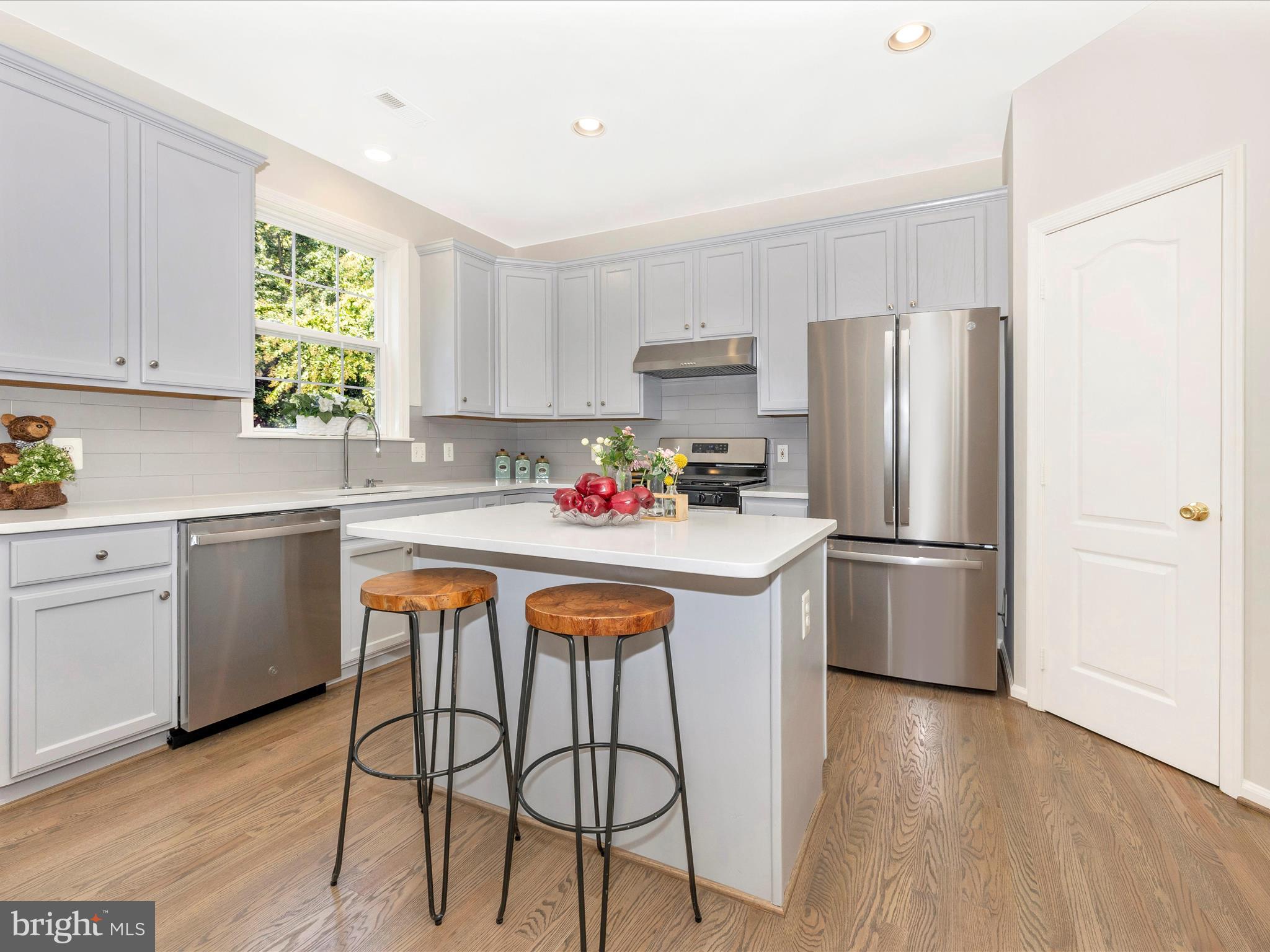 KINGSVIEW VILLAGE - Residential