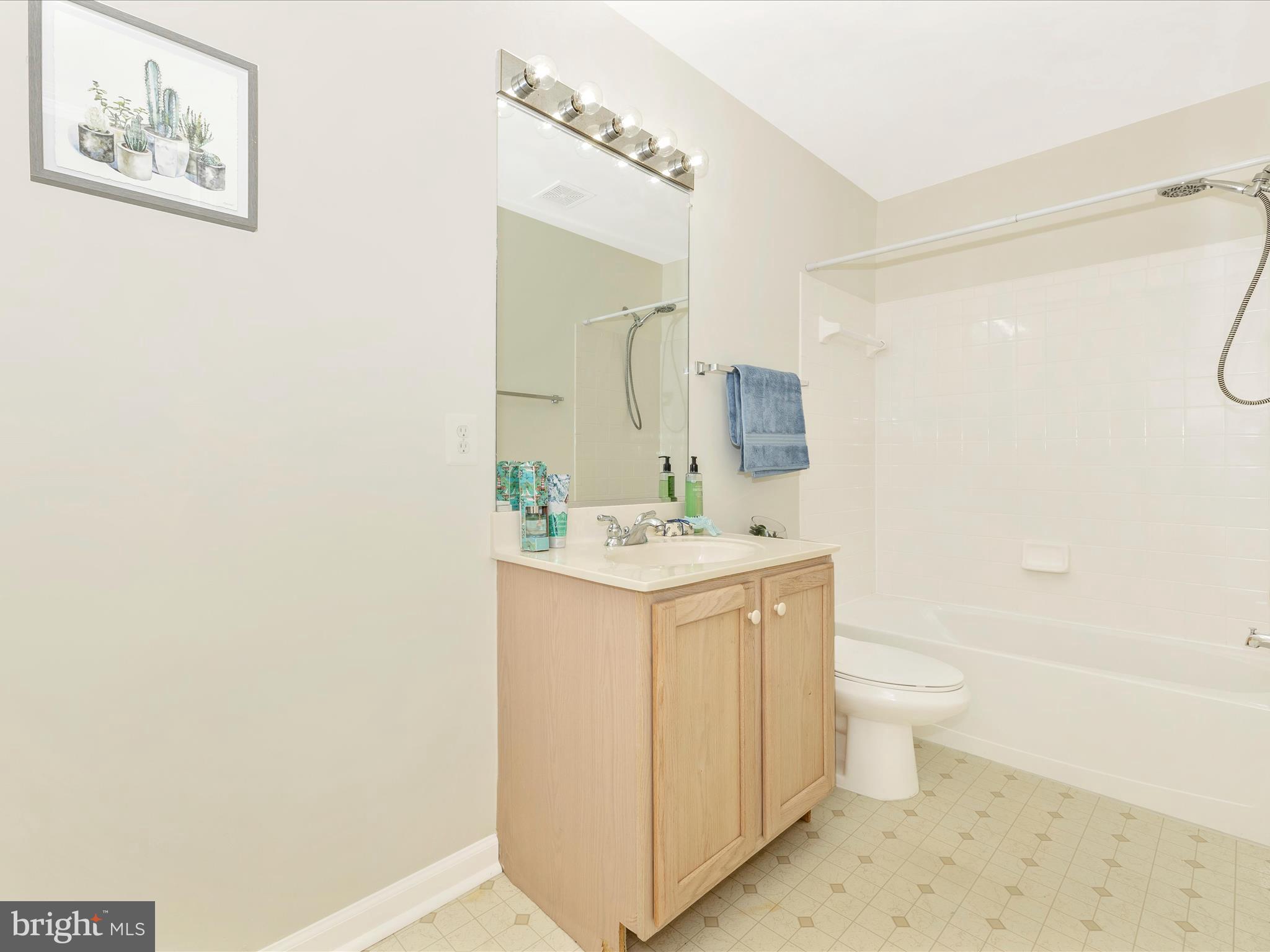 KINGSVIEW VILLAGE - Residential