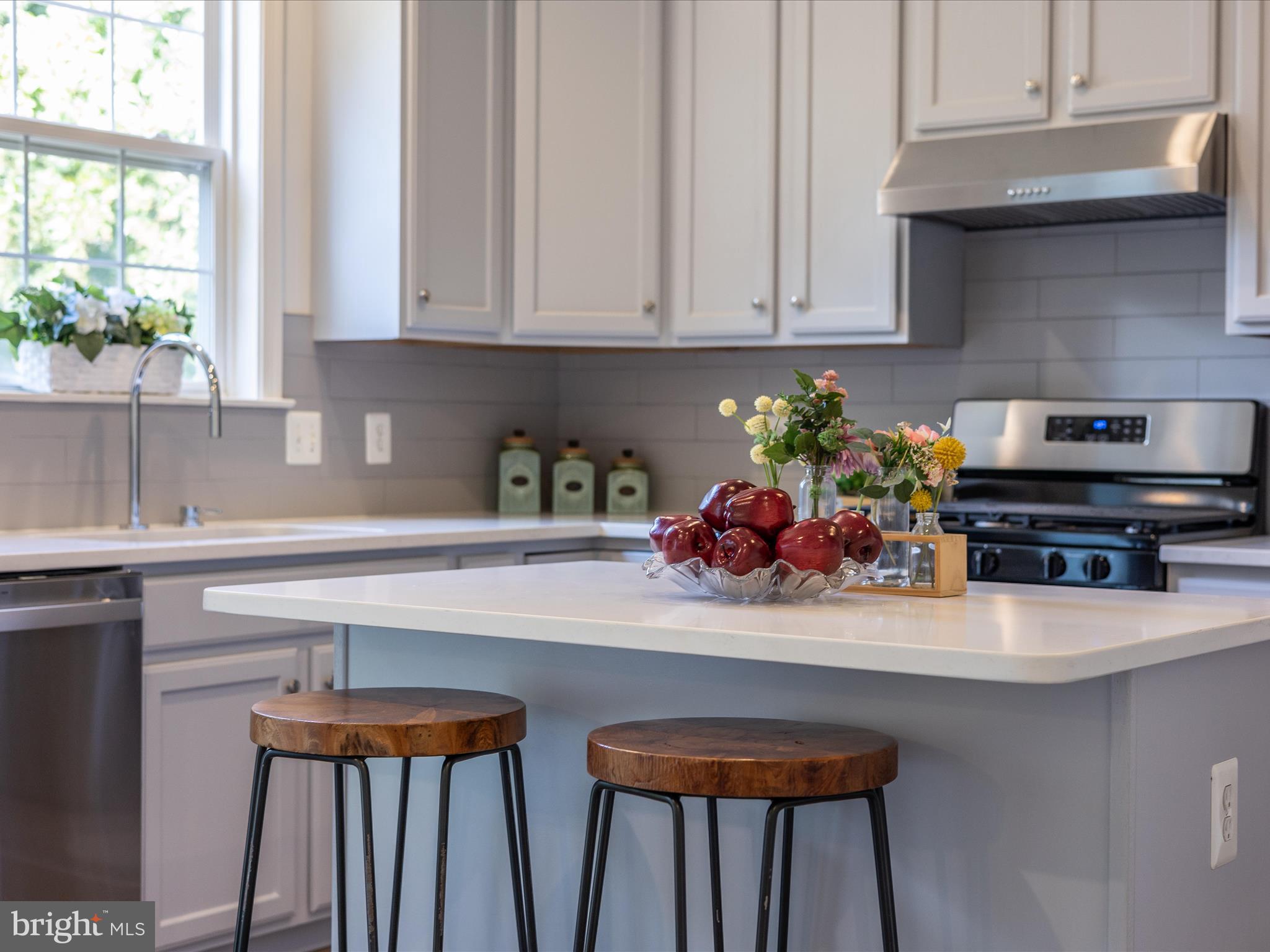 KINGSVIEW VILLAGE - Residential