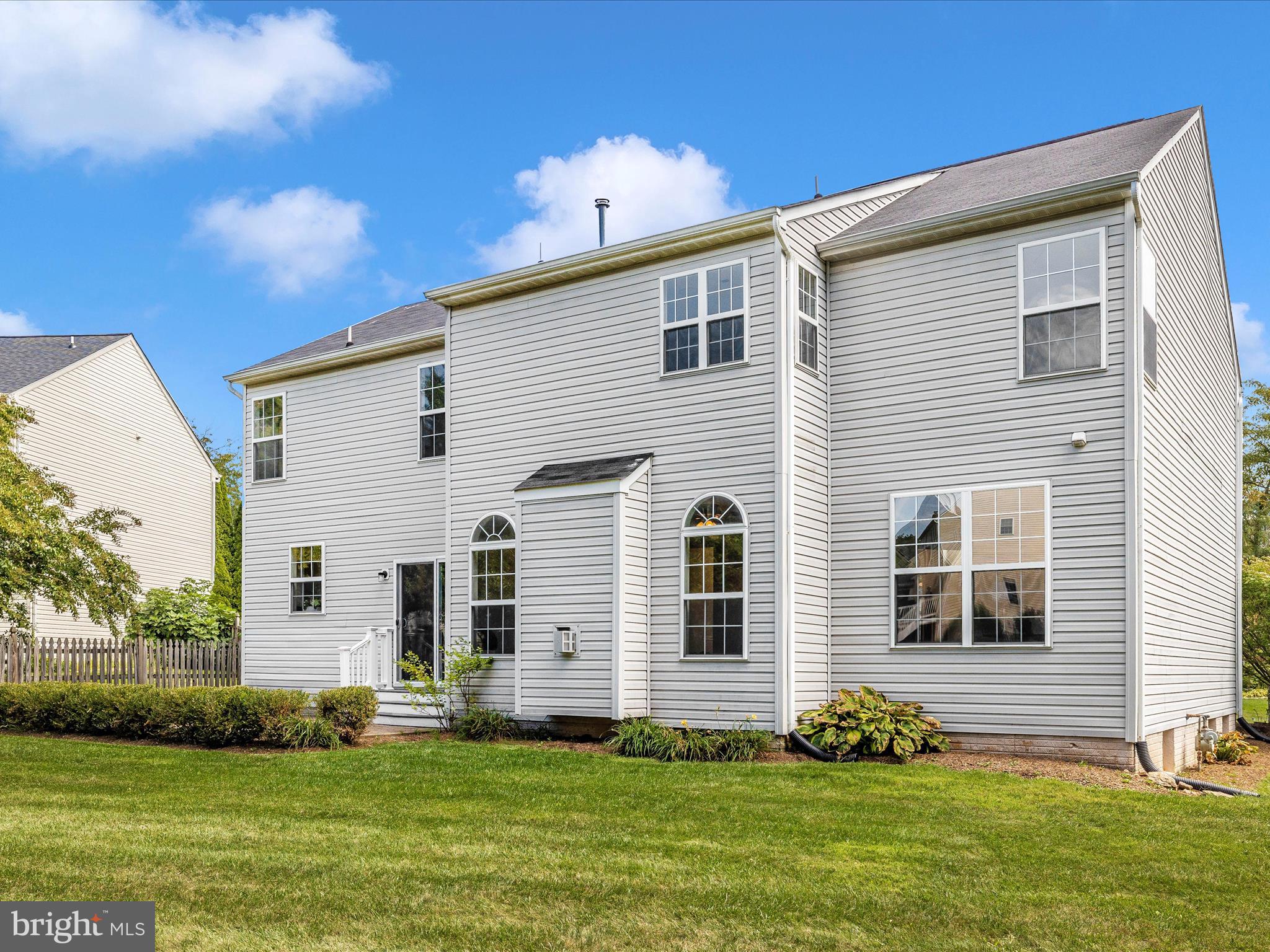 KINGSVIEW VILLAGE - Residential