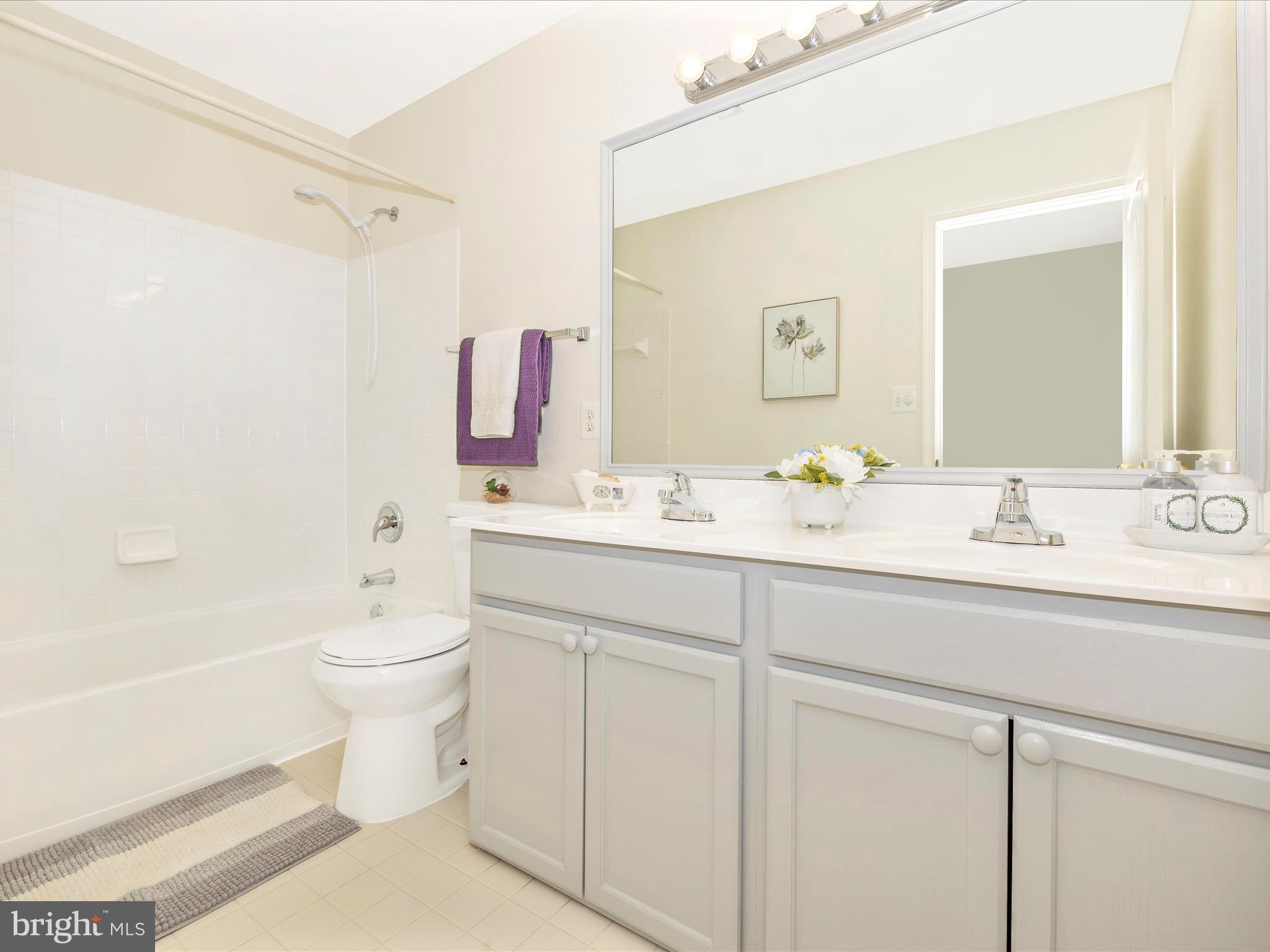 KINGSVIEW VILLAGE - Residential