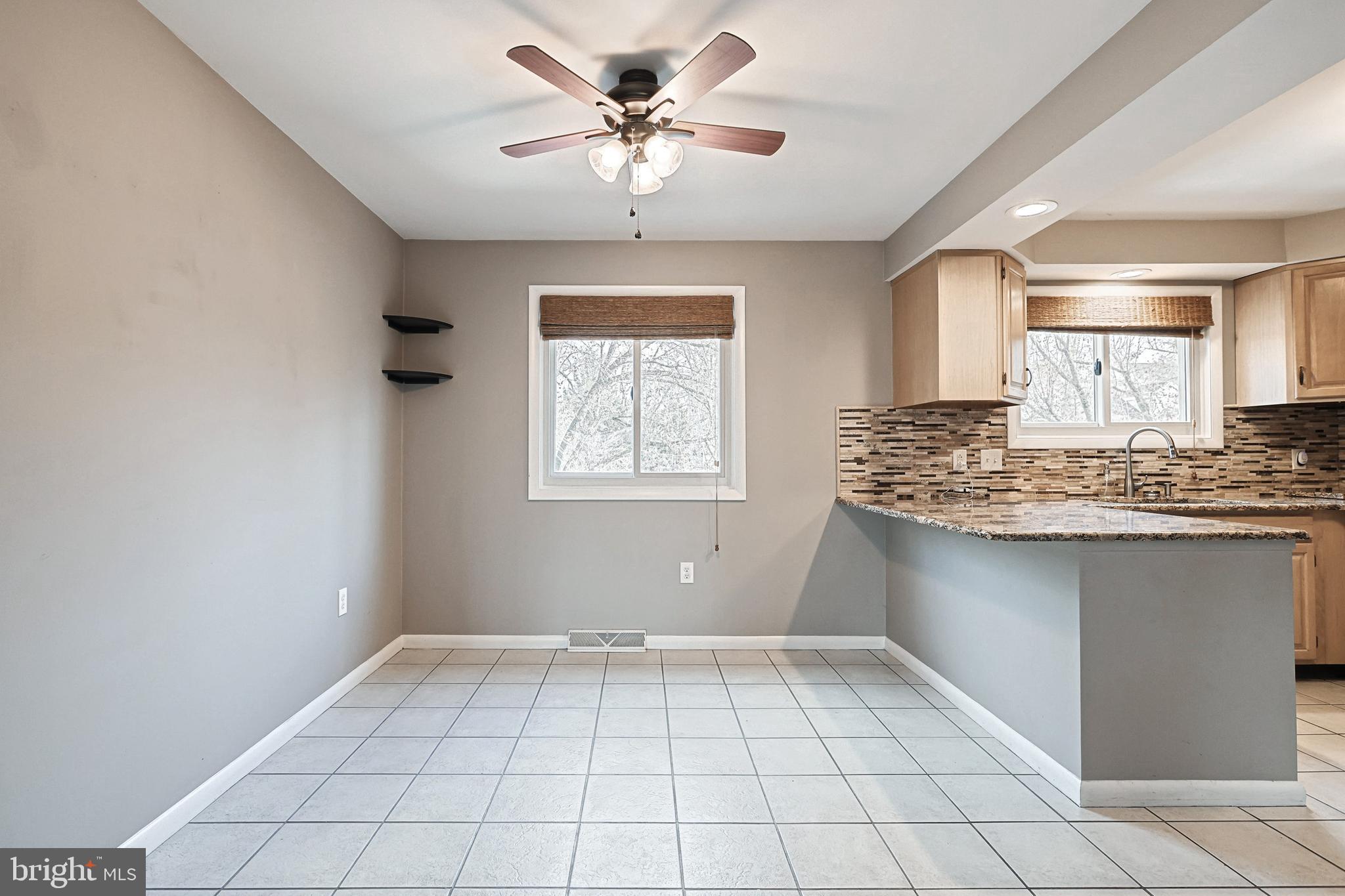 WOODLAND HILLS - Residential