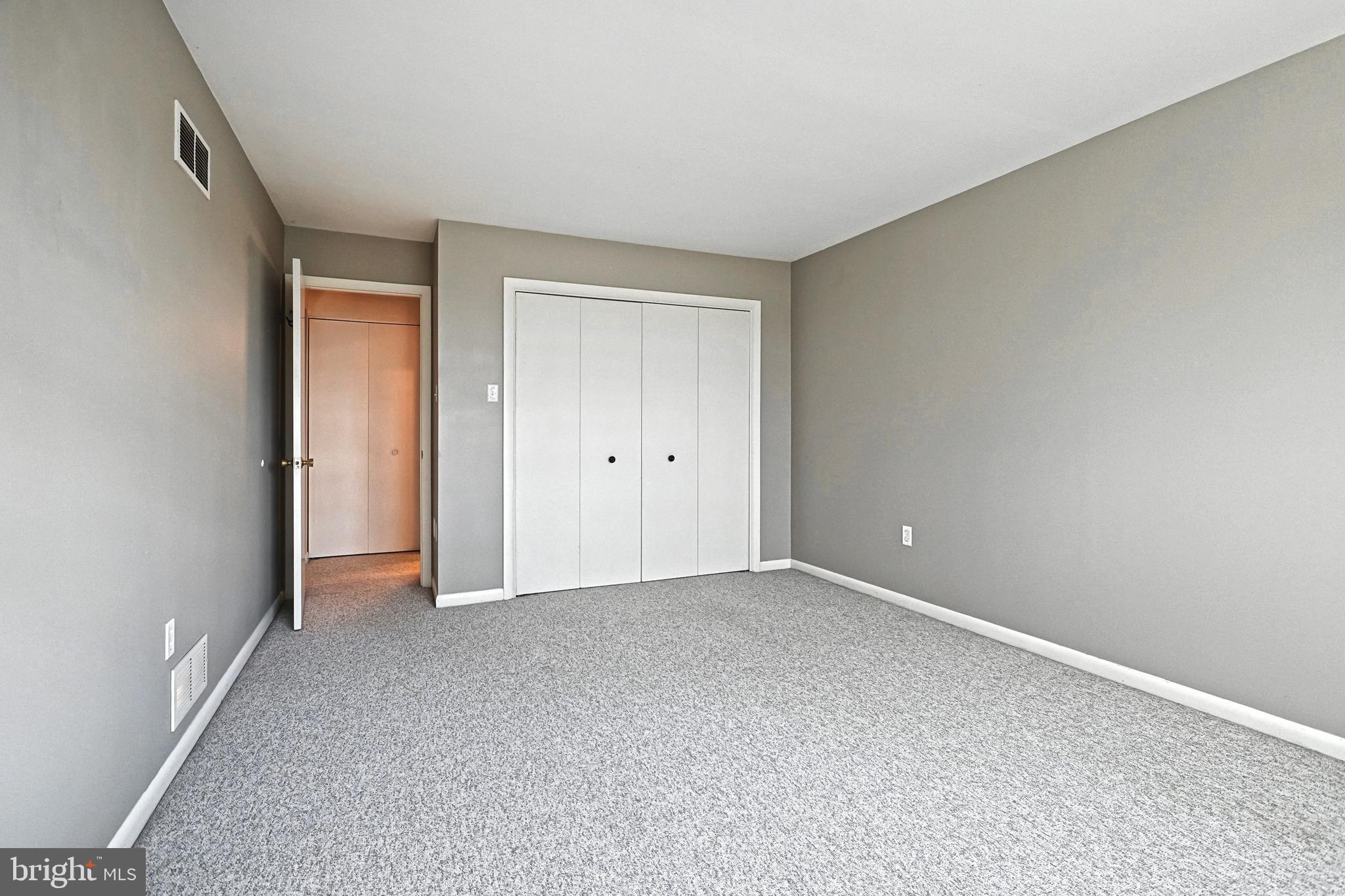 WOODLAND HILLS - Residential