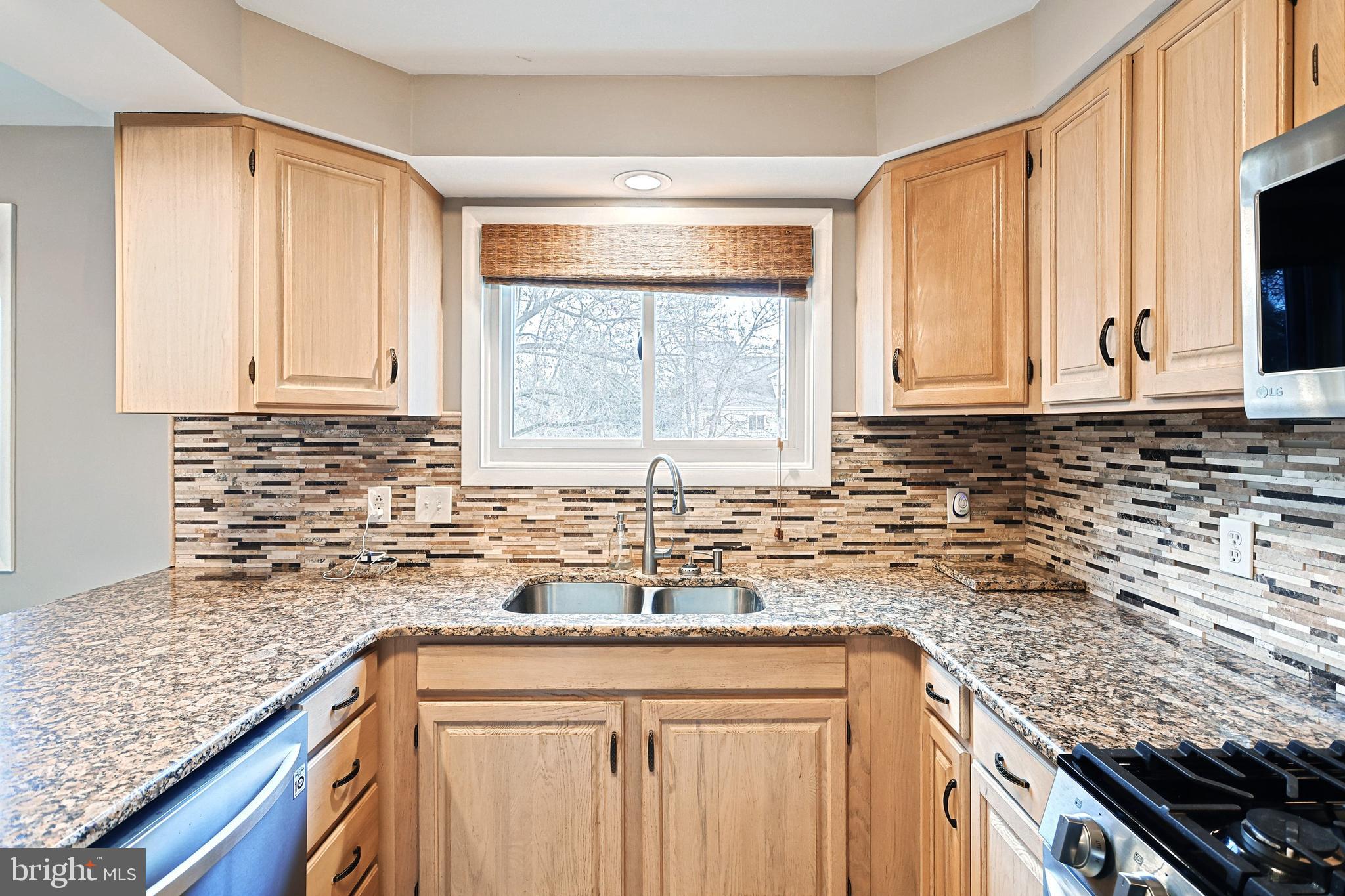 WOODLAND HILLS - Residential