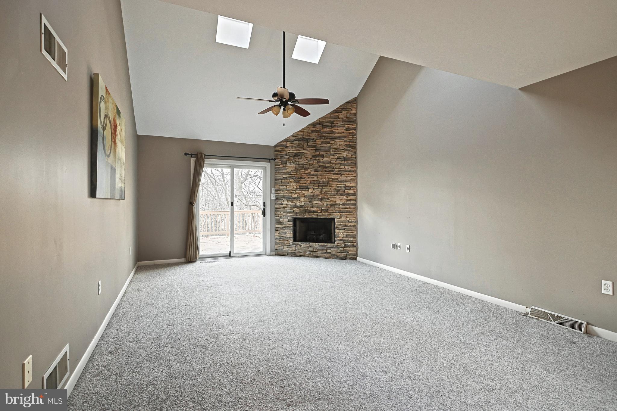 WOODLAND HILLS - Residential