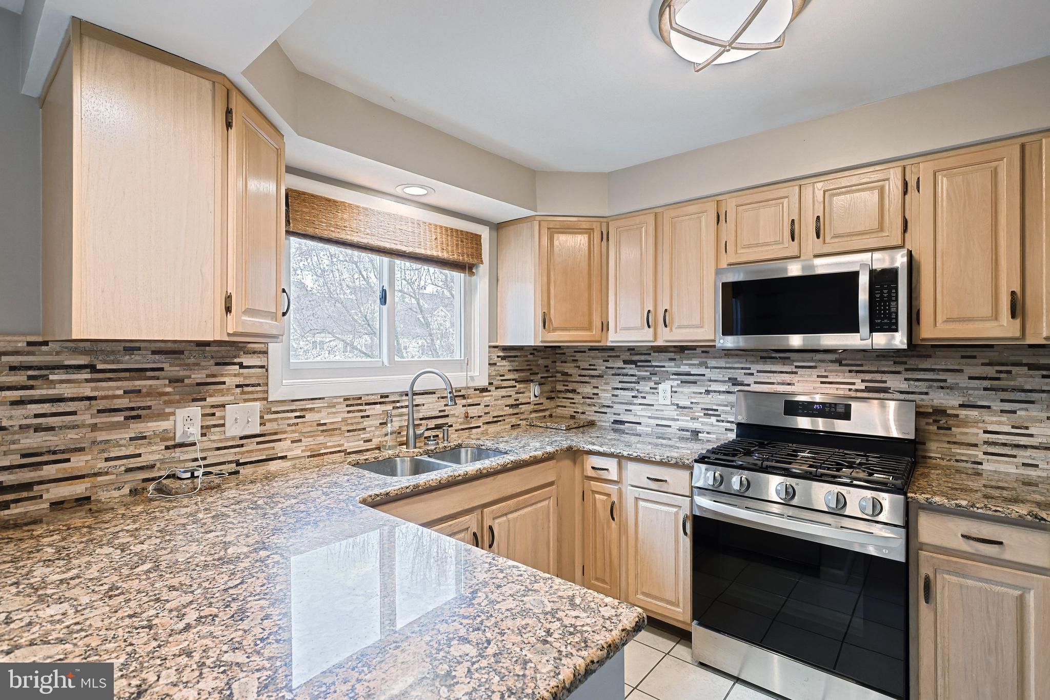 WOODLAND HILLS - Residential