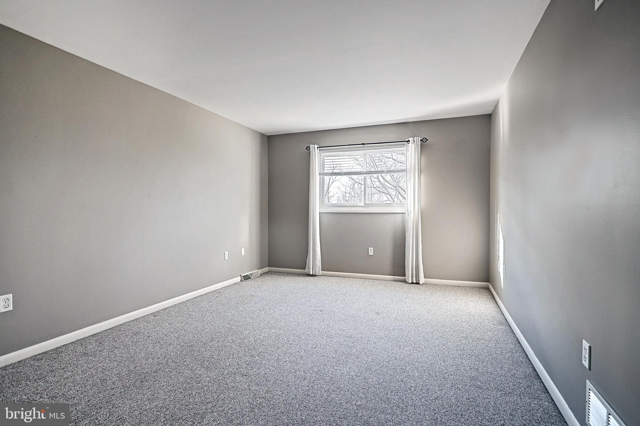WOODLAND HILLS - Residential