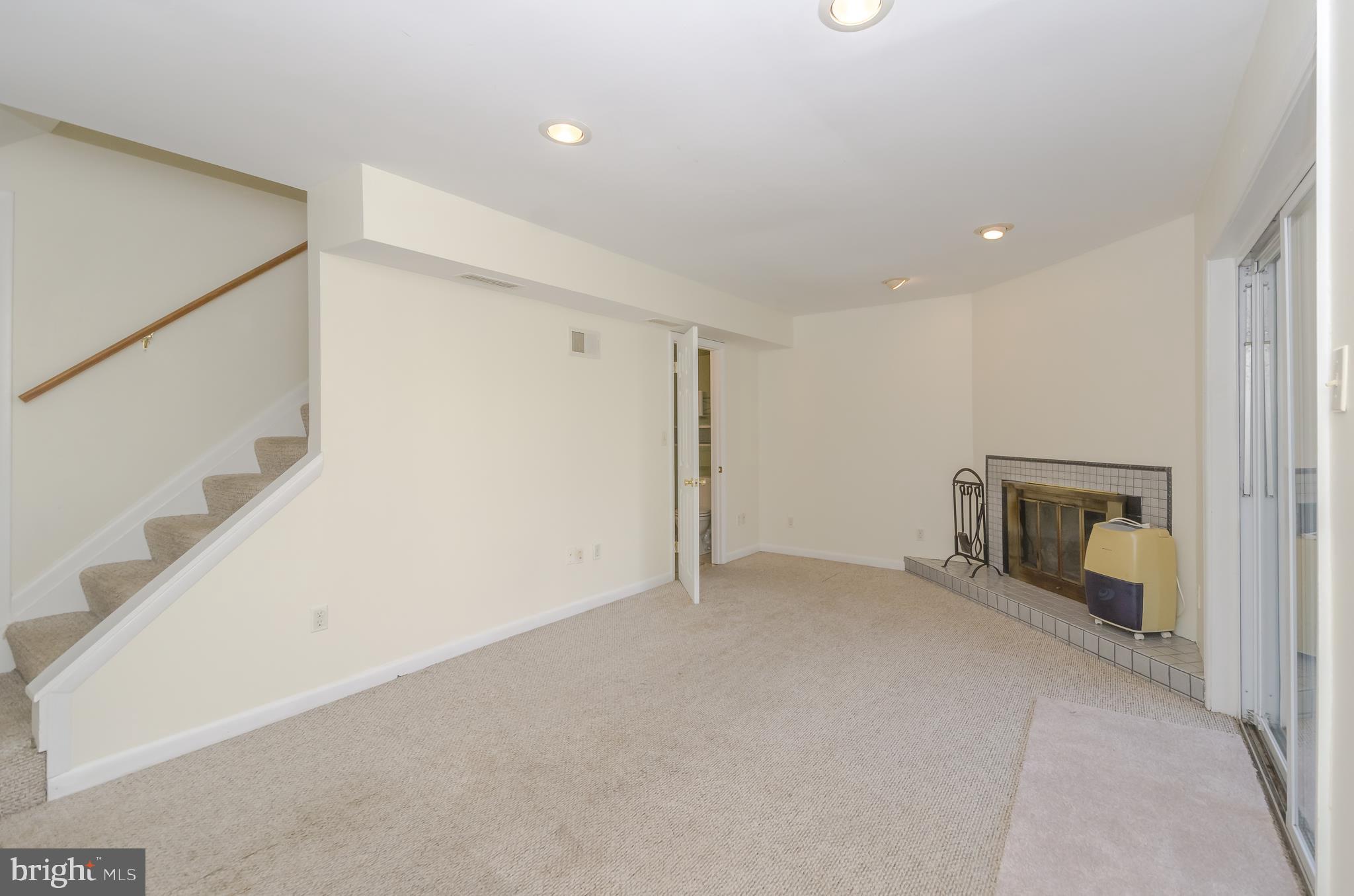 ELIZABETHS LANDING - Residential