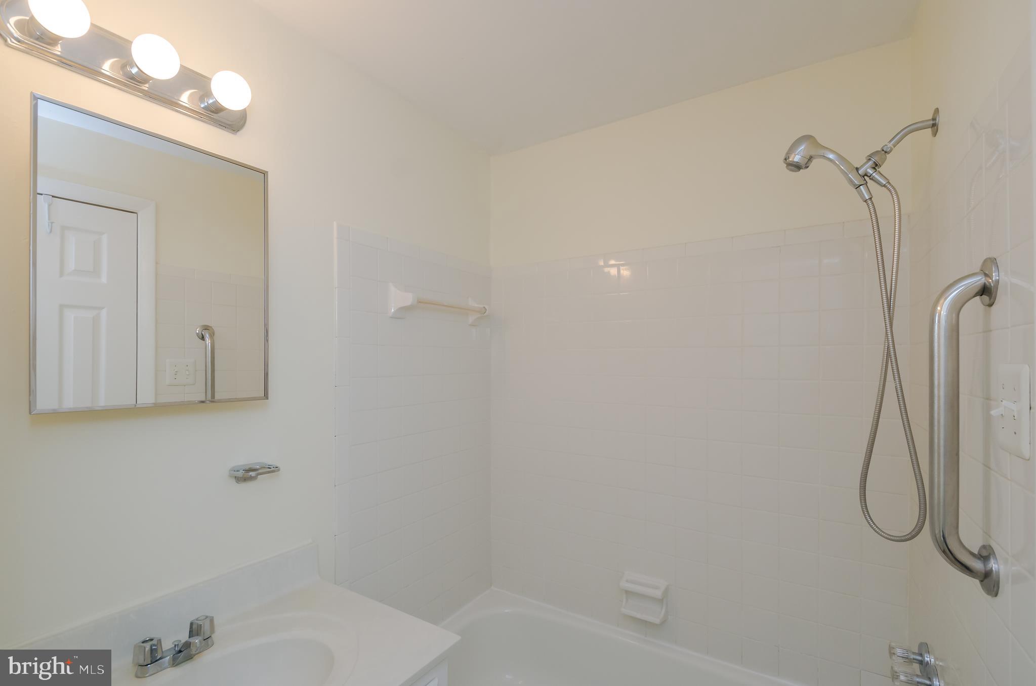 ELIZABETHS LANDING - Residential