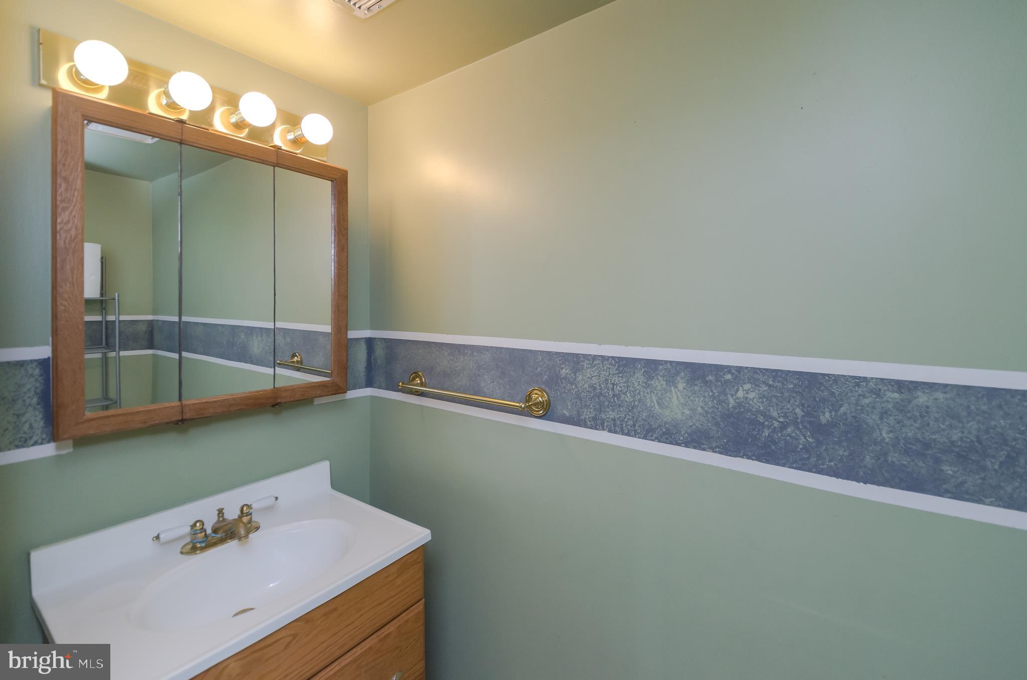 ELIZABETHS LANDING - Residential