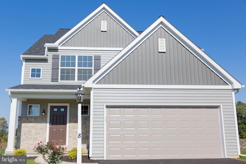 Photo of 8 BRIDLE LN, STRASBURG, PA 17579 (MLS # PALA2021318)