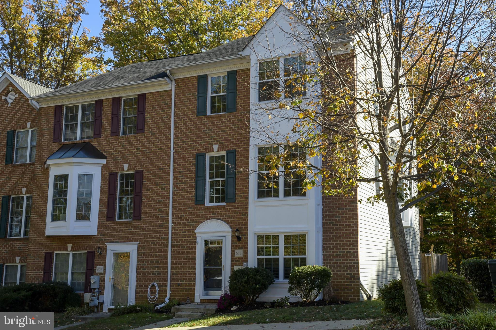 FALCON CREST - Residential